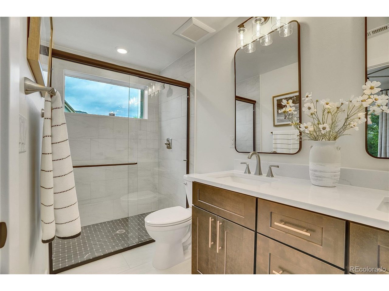1304 Snowberry 102
