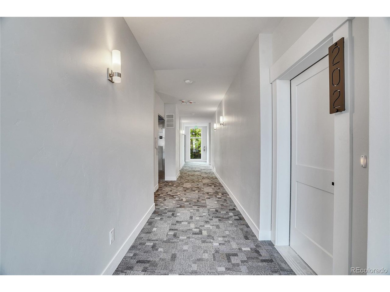 1304 Snowberry 102