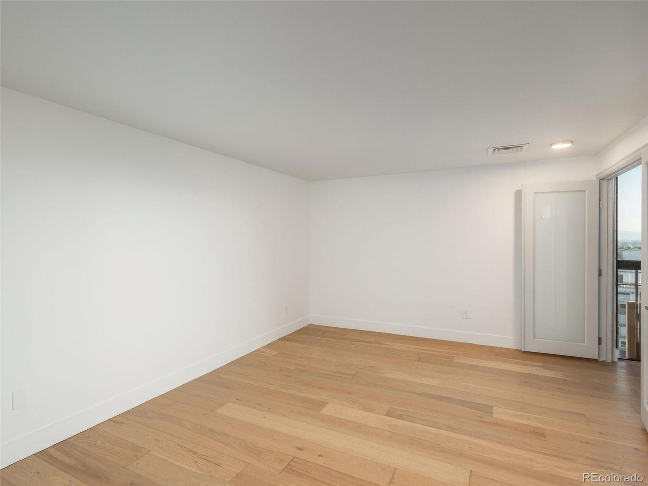 800 N Pearl St 1205
