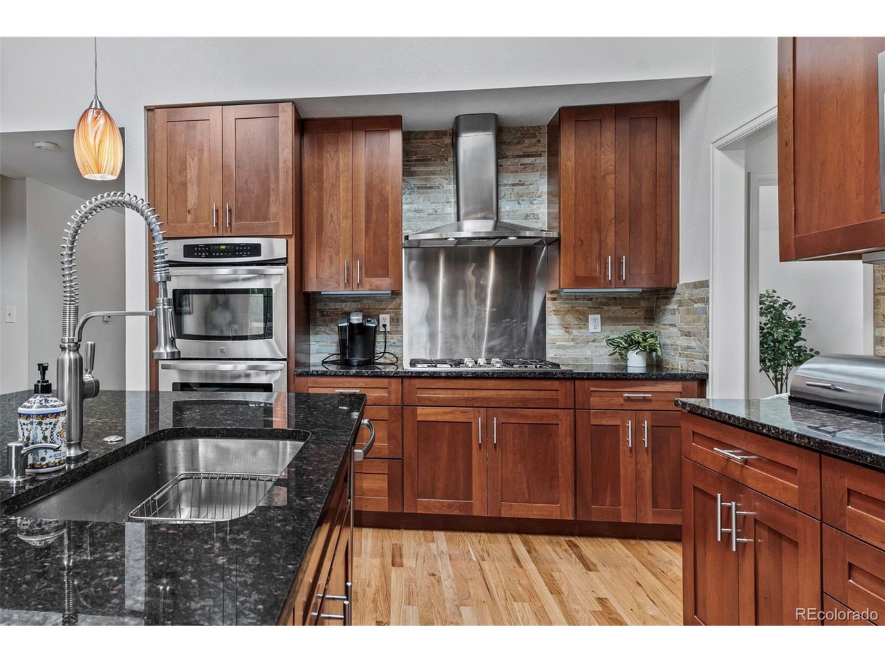 6976 Green Willow Ct