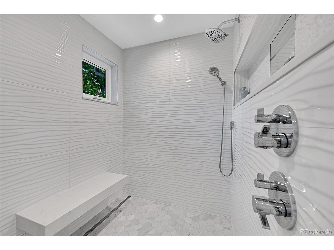 2558 Premier Pl