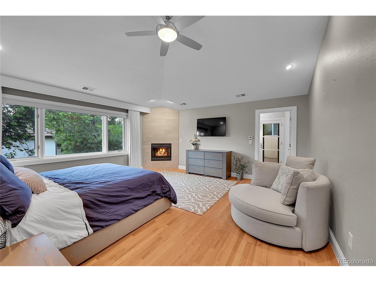 2558 Premier Pl