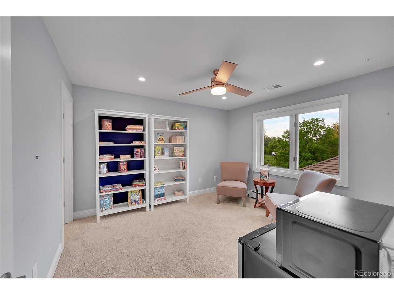 2558 Premier Pl
