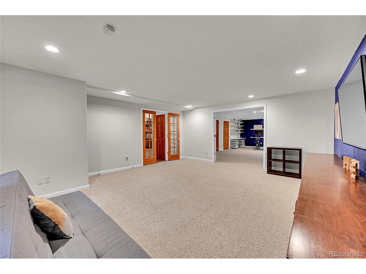 2558 Premier Pl