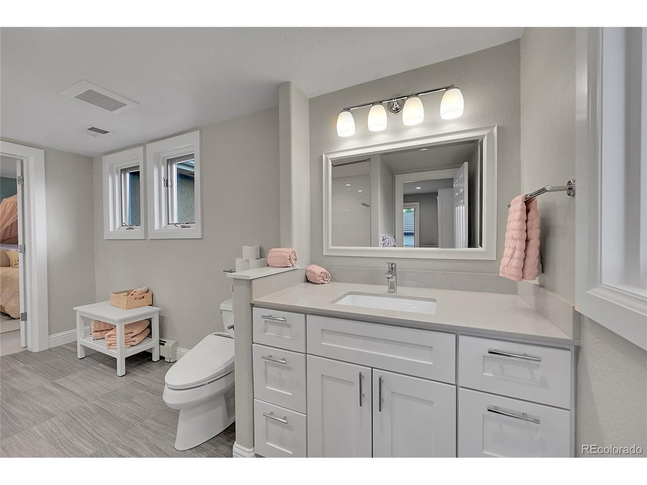 2558 Premier Pl