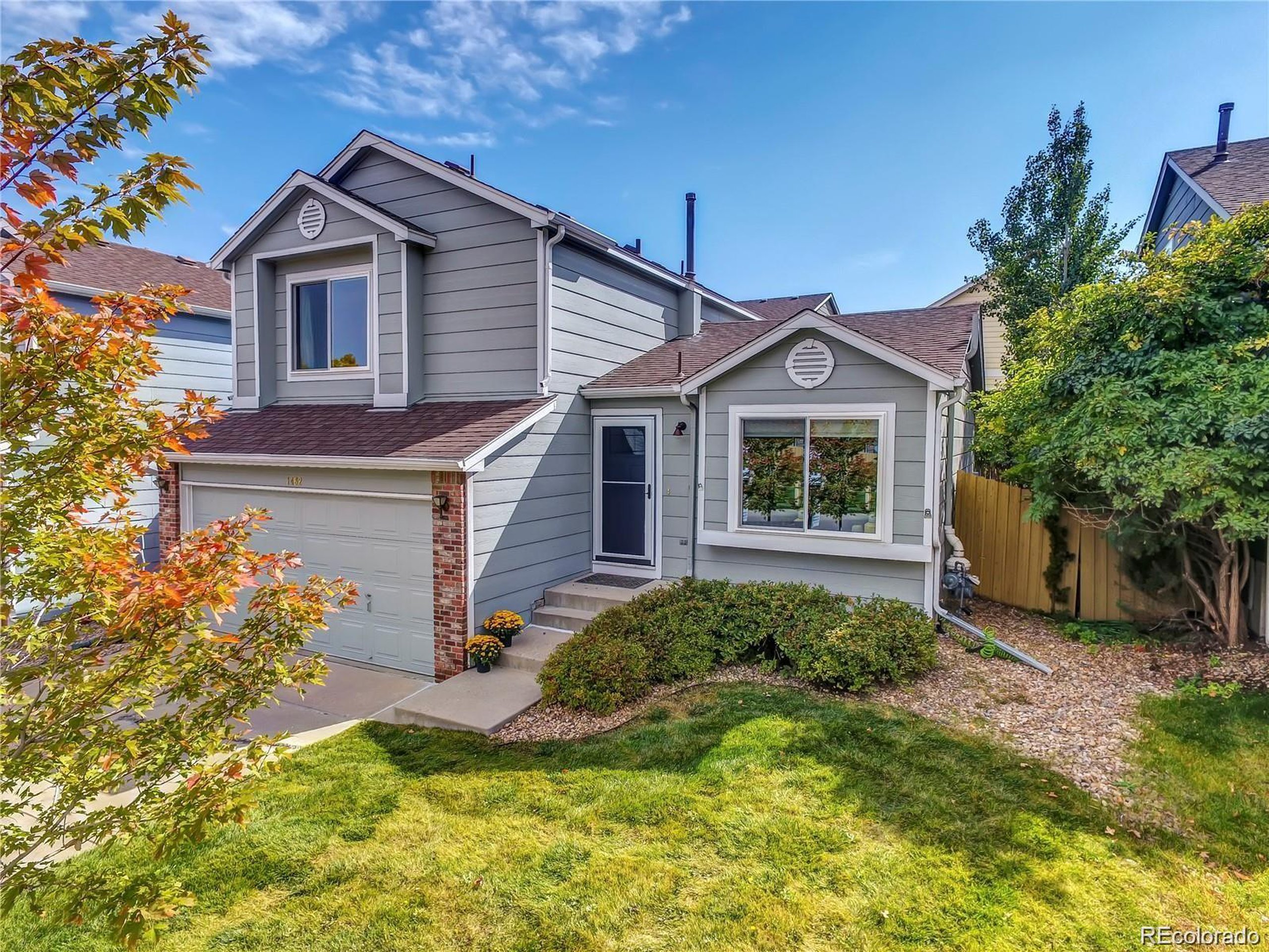 1462 Hyacinth Way