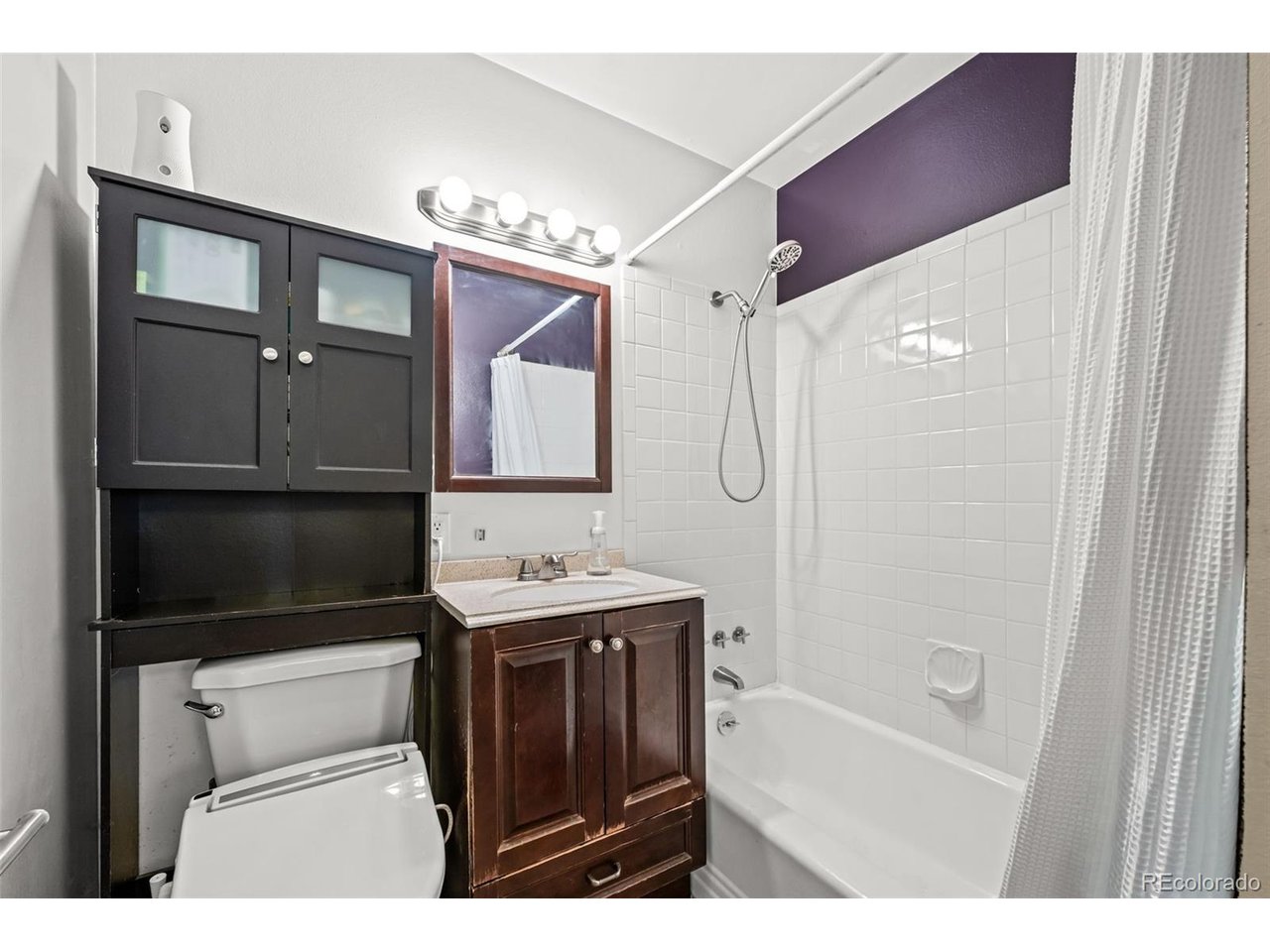 6421 Iris Ct