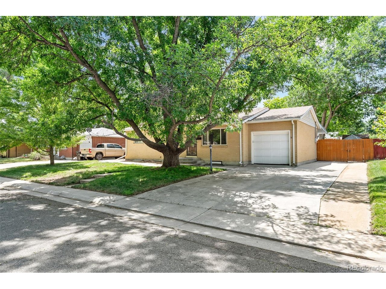 6421 Iris Ct