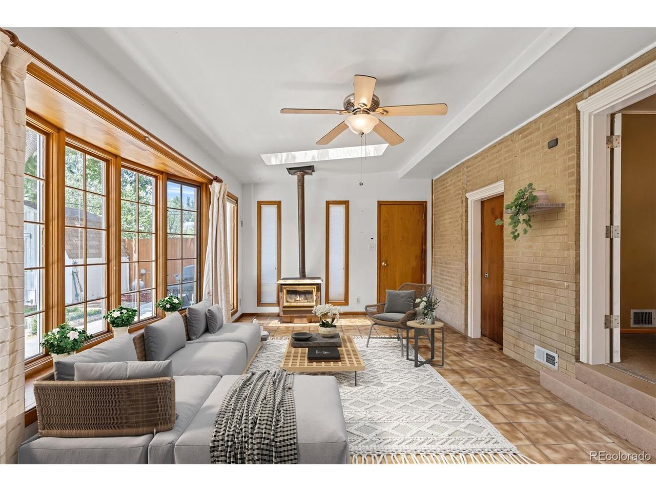 6421 Iris Ct