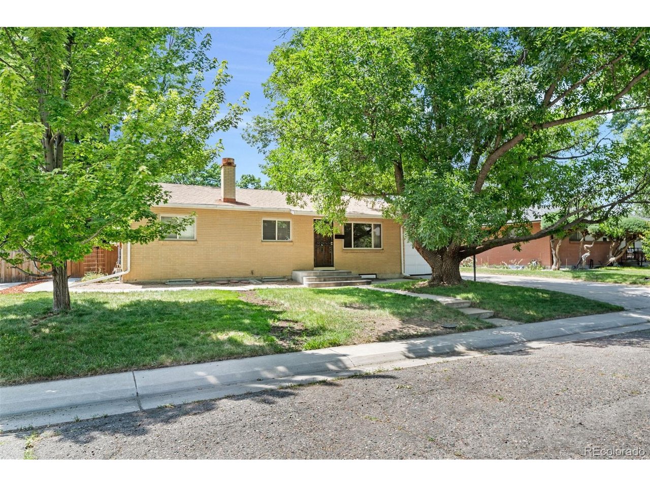6421 Iris Ct