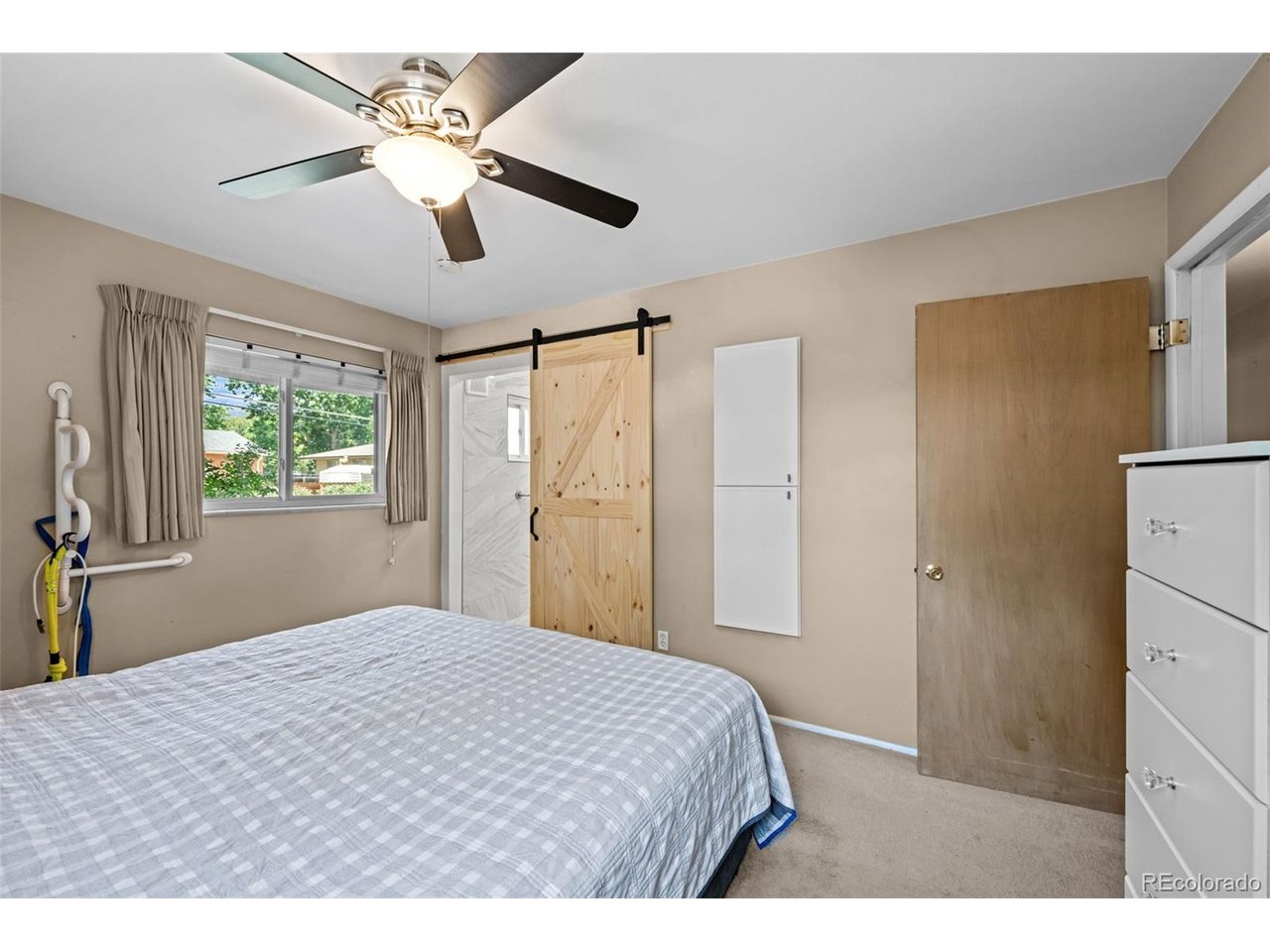 6421 Iris Ct