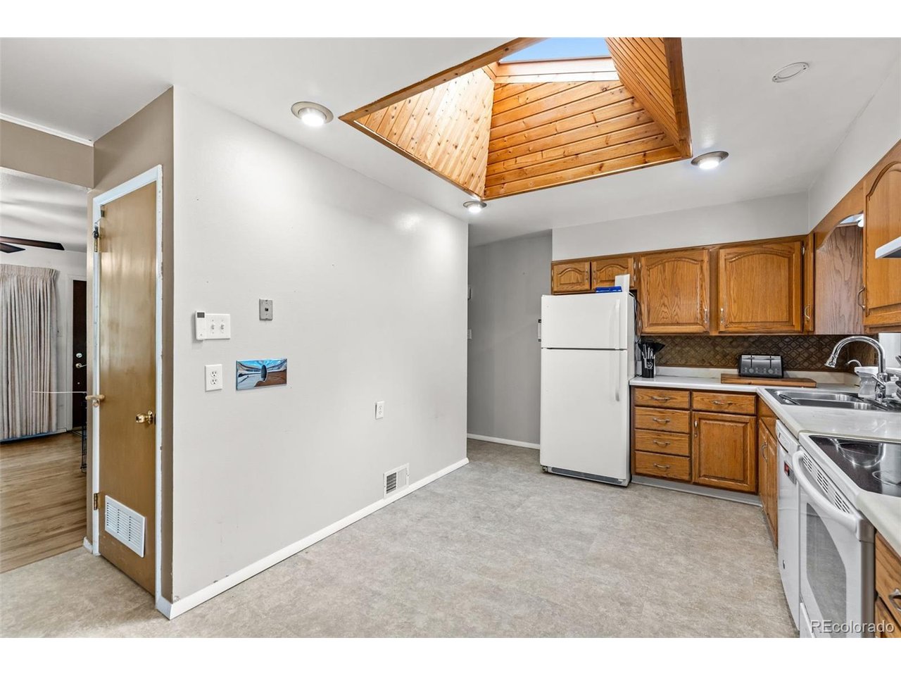 6421 Iris Ct