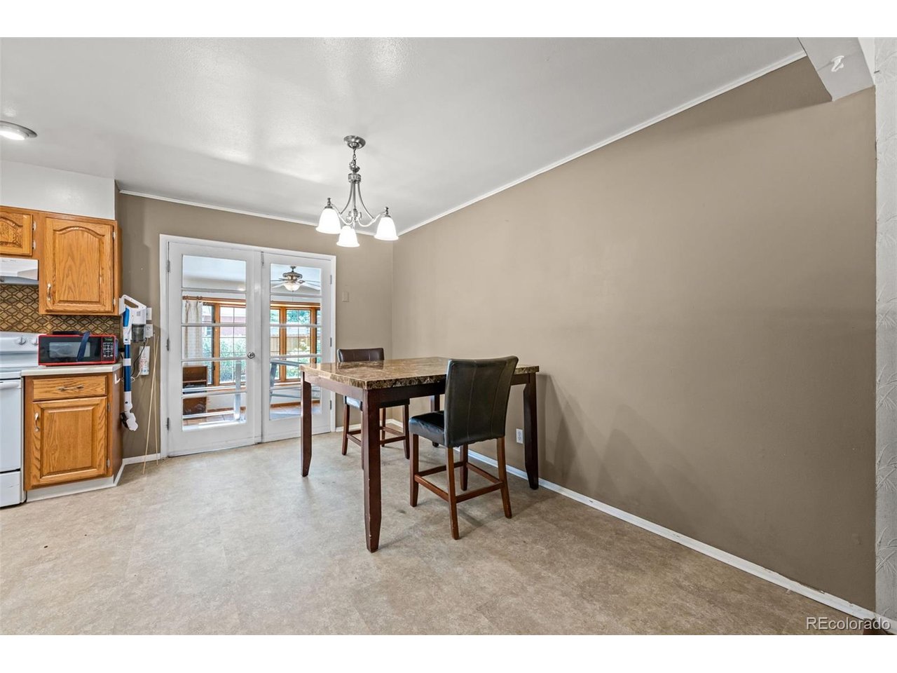6421 Iris Ct