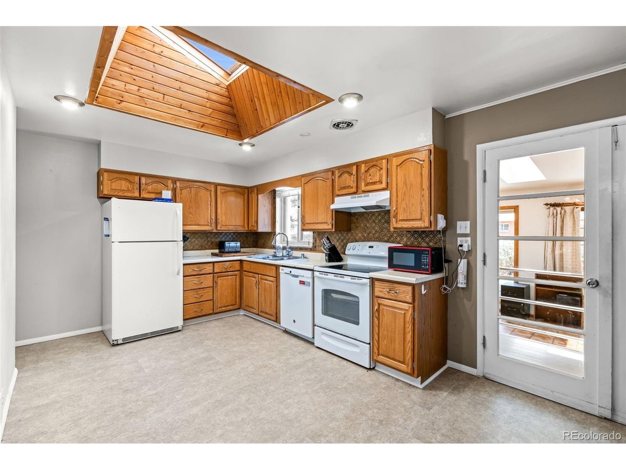 6421 Iris Ct