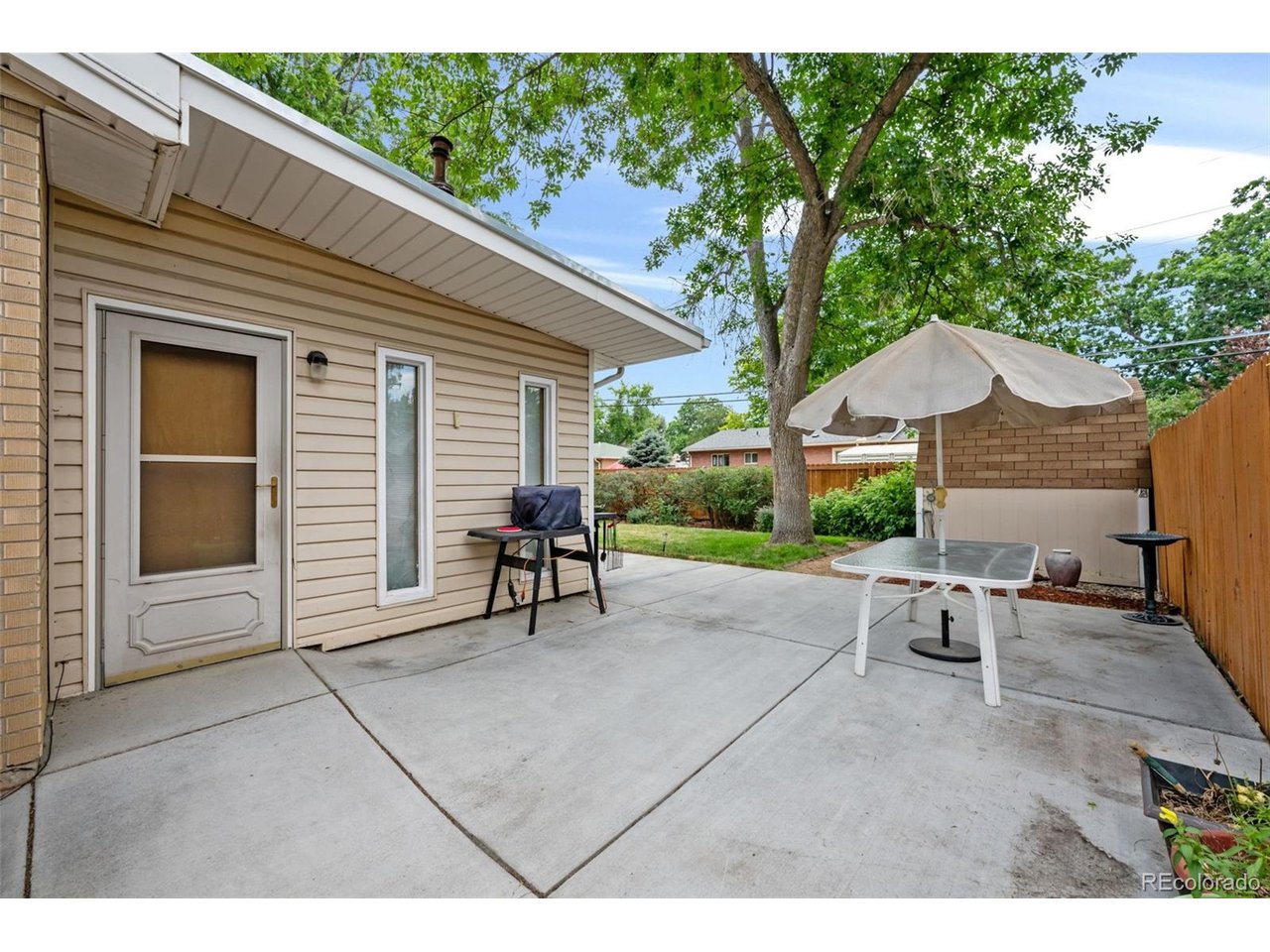 6421 Iris Ct