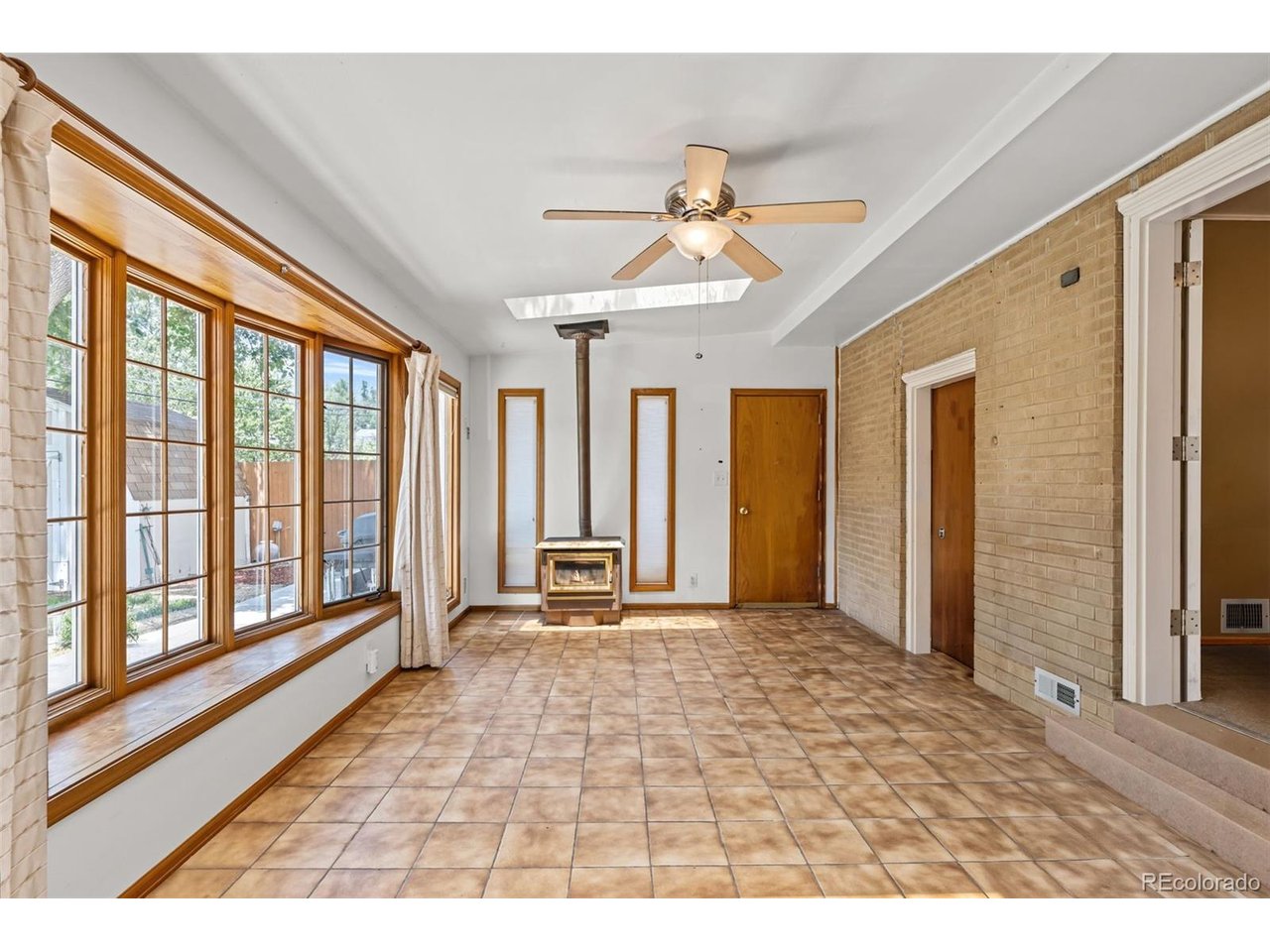 6421 Iris Ct