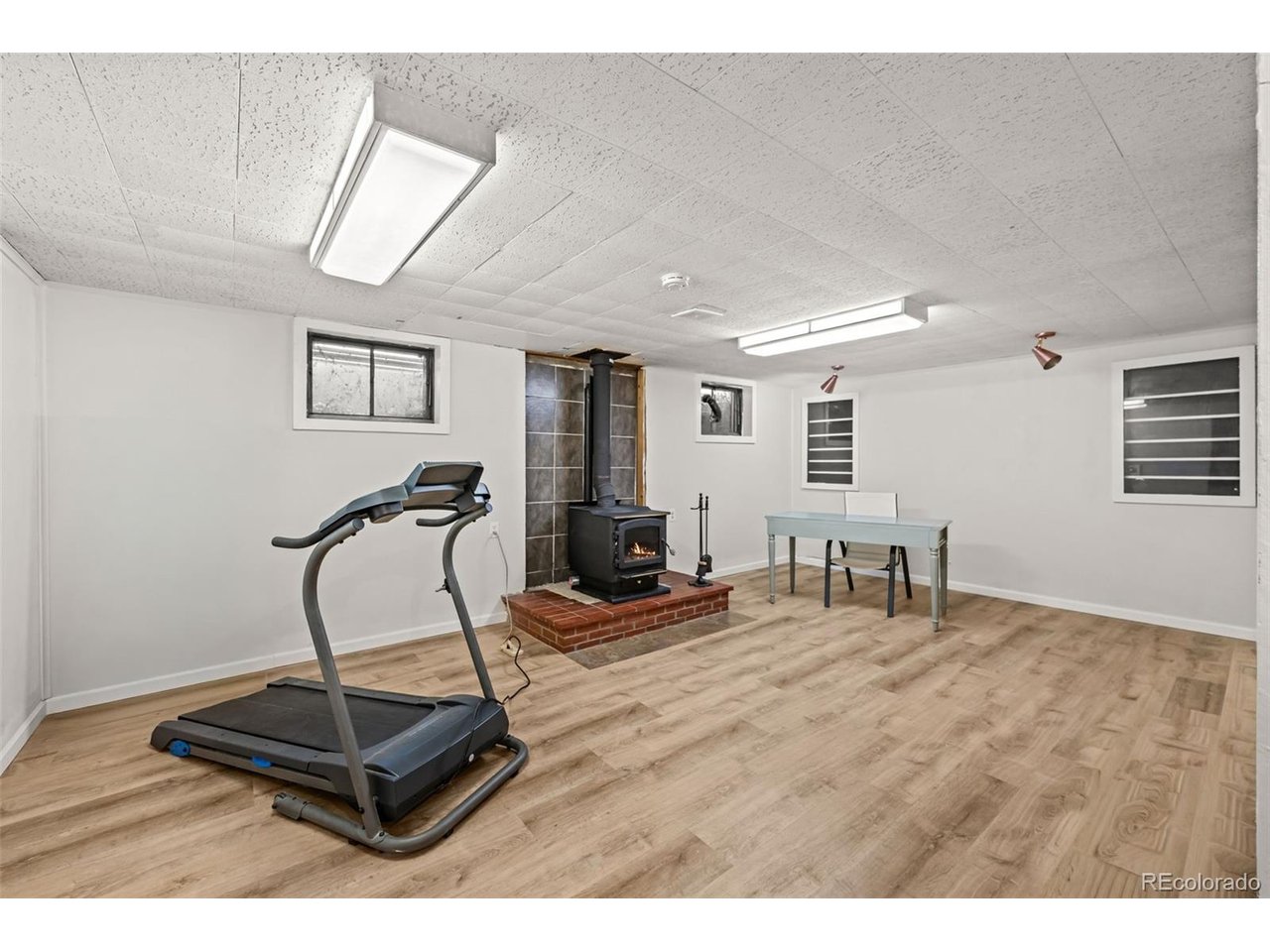 6421 Iris Ct
