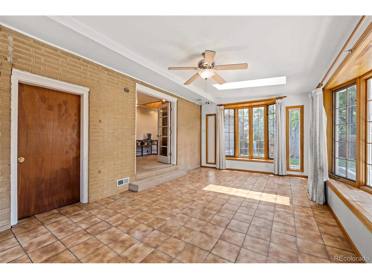 6421 Iris Ct