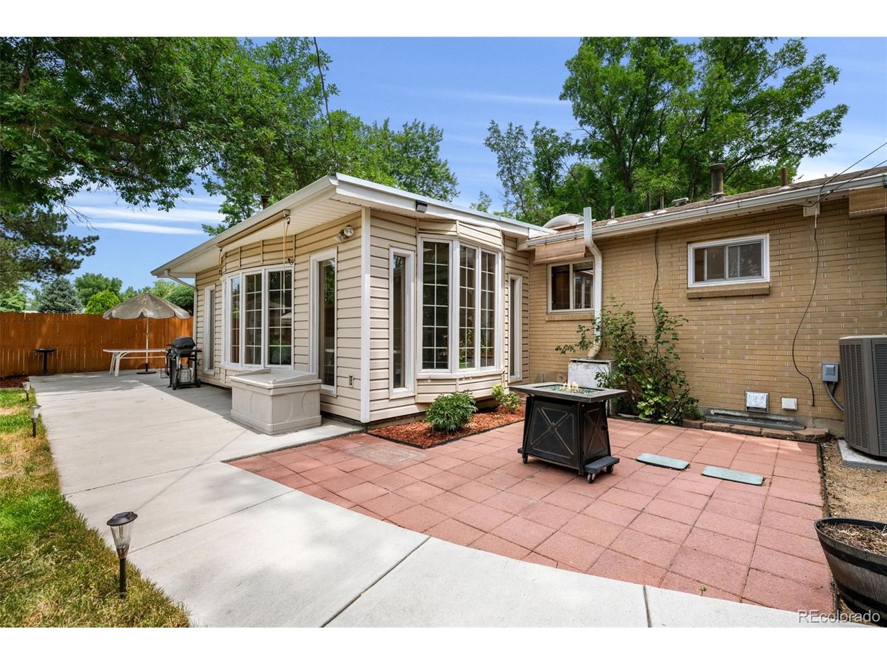 6421 Iris Ct