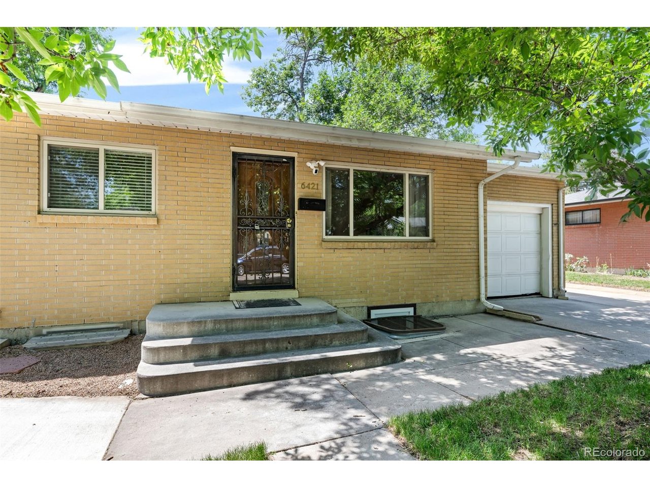 6421 Iris Ct