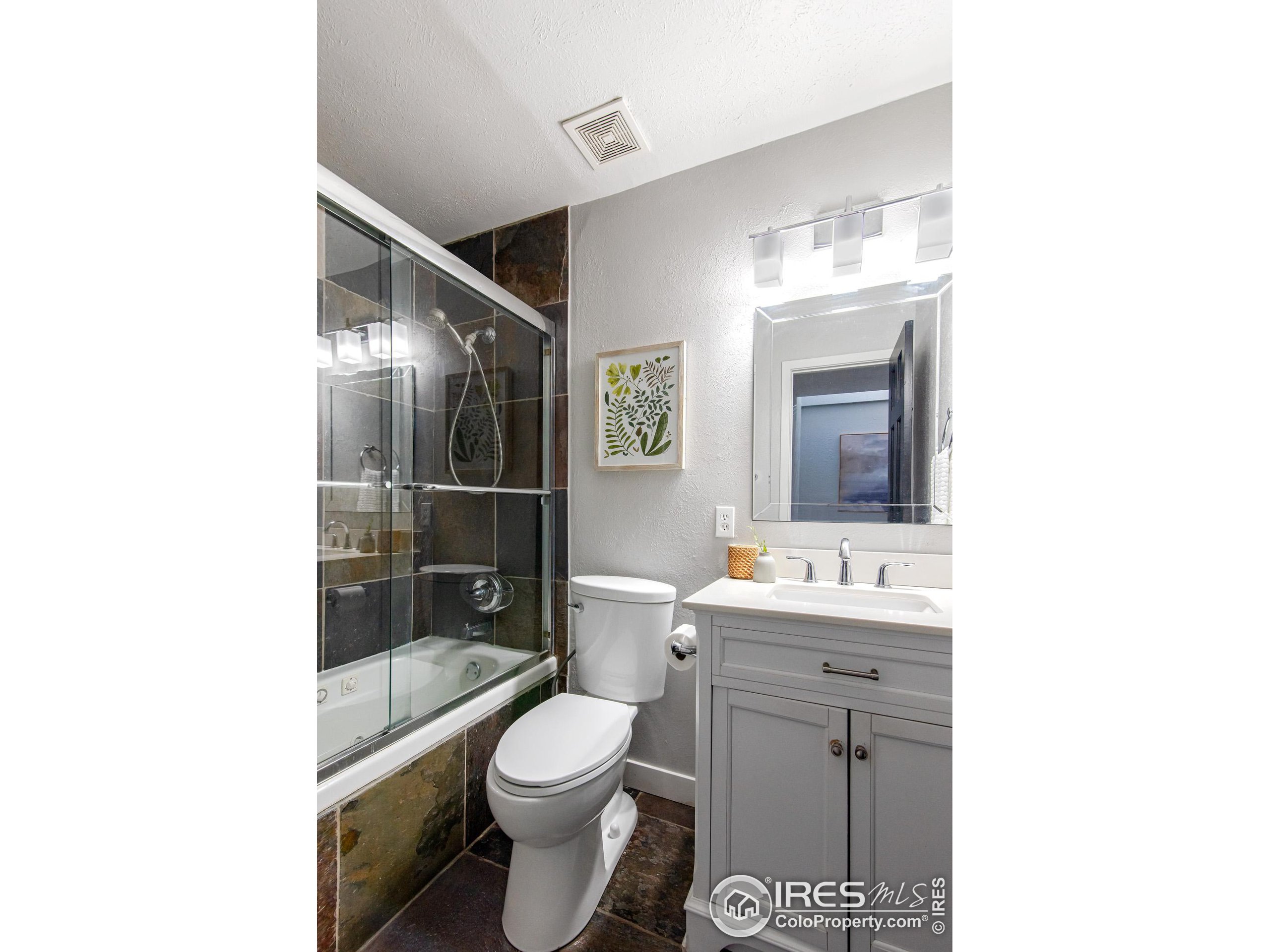 208 Pearl St Unit: K