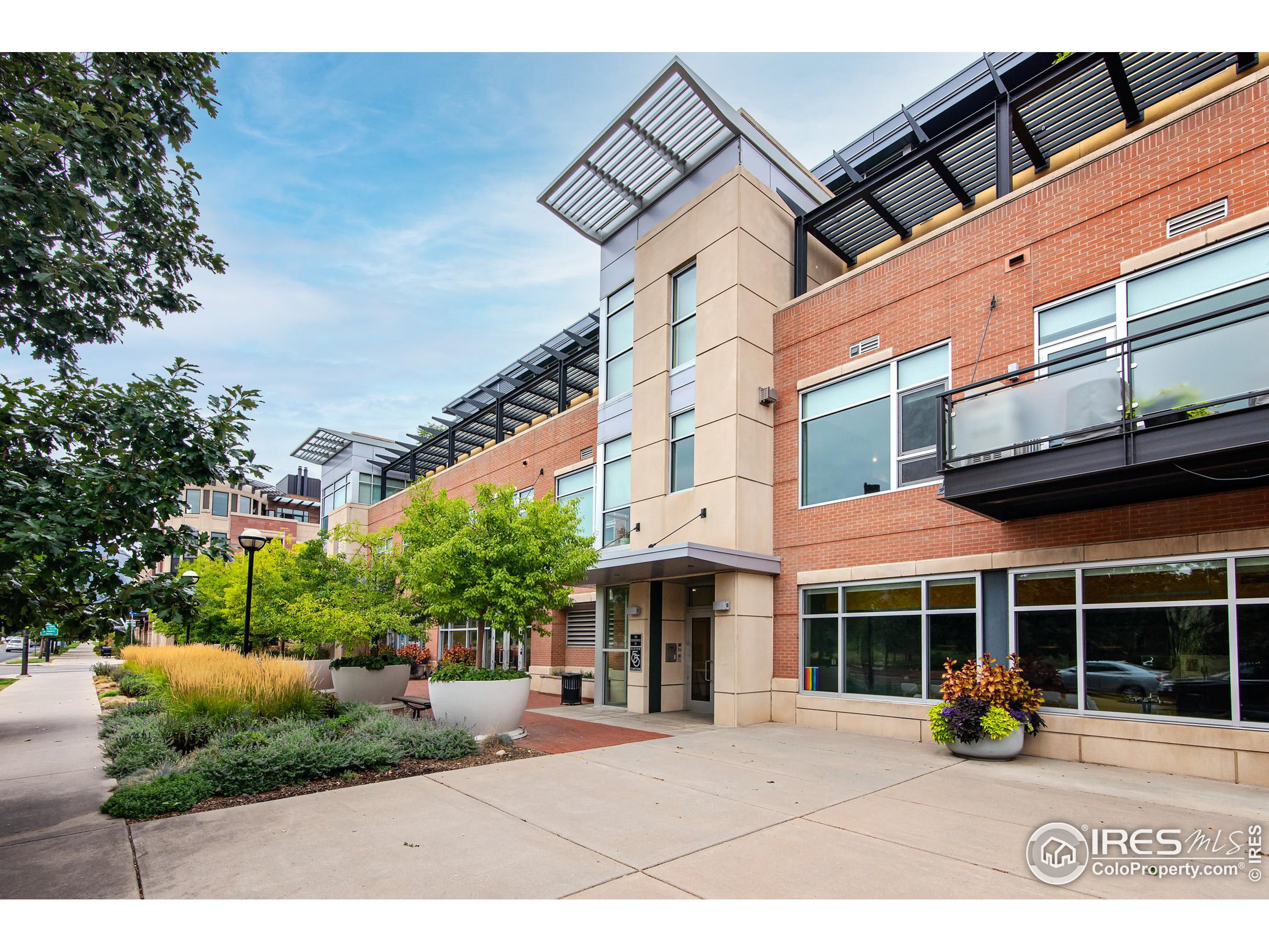1155 Canyon Blvd Unit: 202
