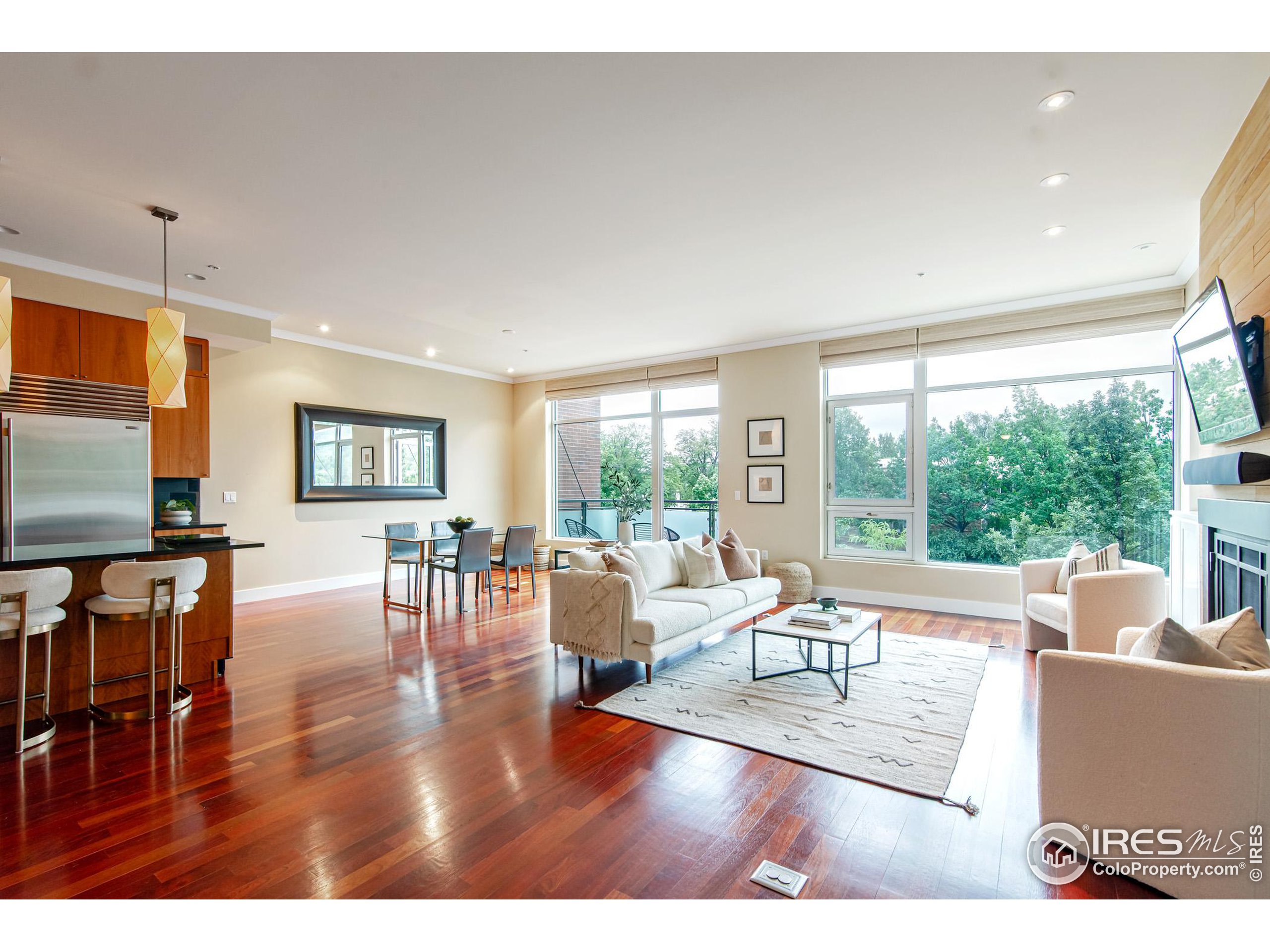 1155 Canyon Blvd Unit: 202