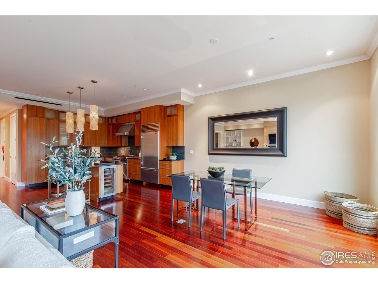 1155 Canyon Blvd Unit: 202