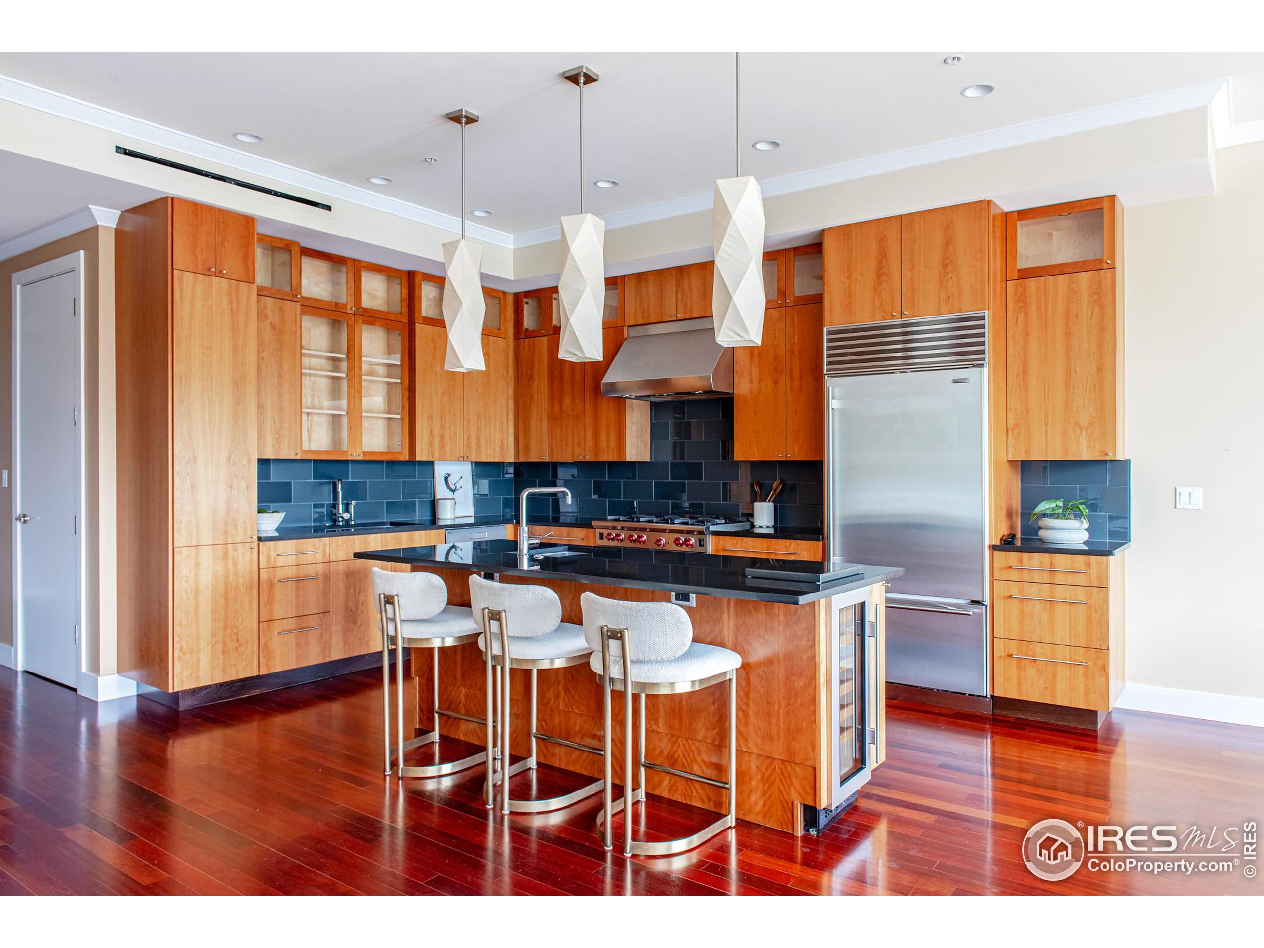 1155 Canyon Blvd Unit: 202