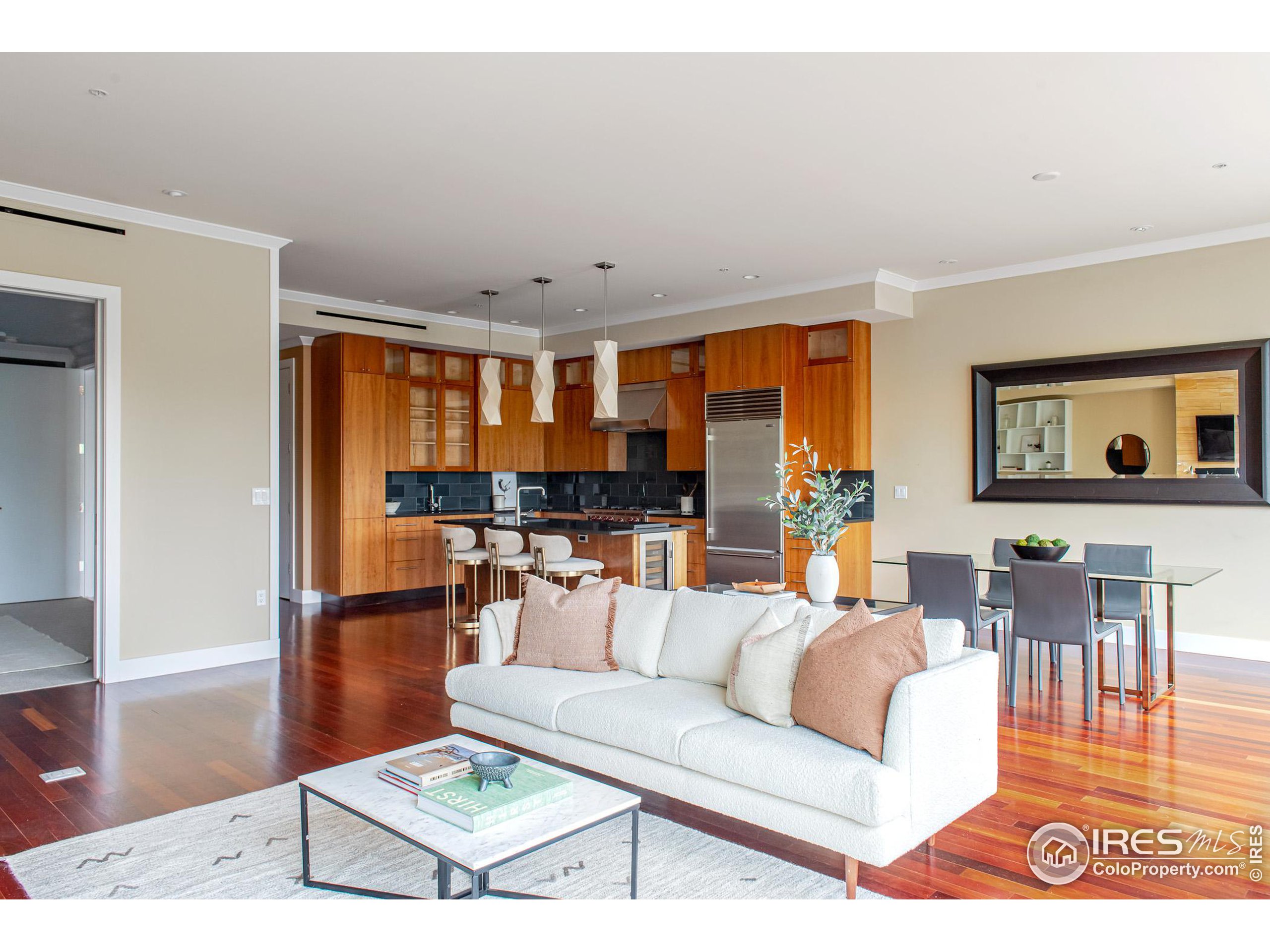 1155 Canyon Blvd Unit: 202