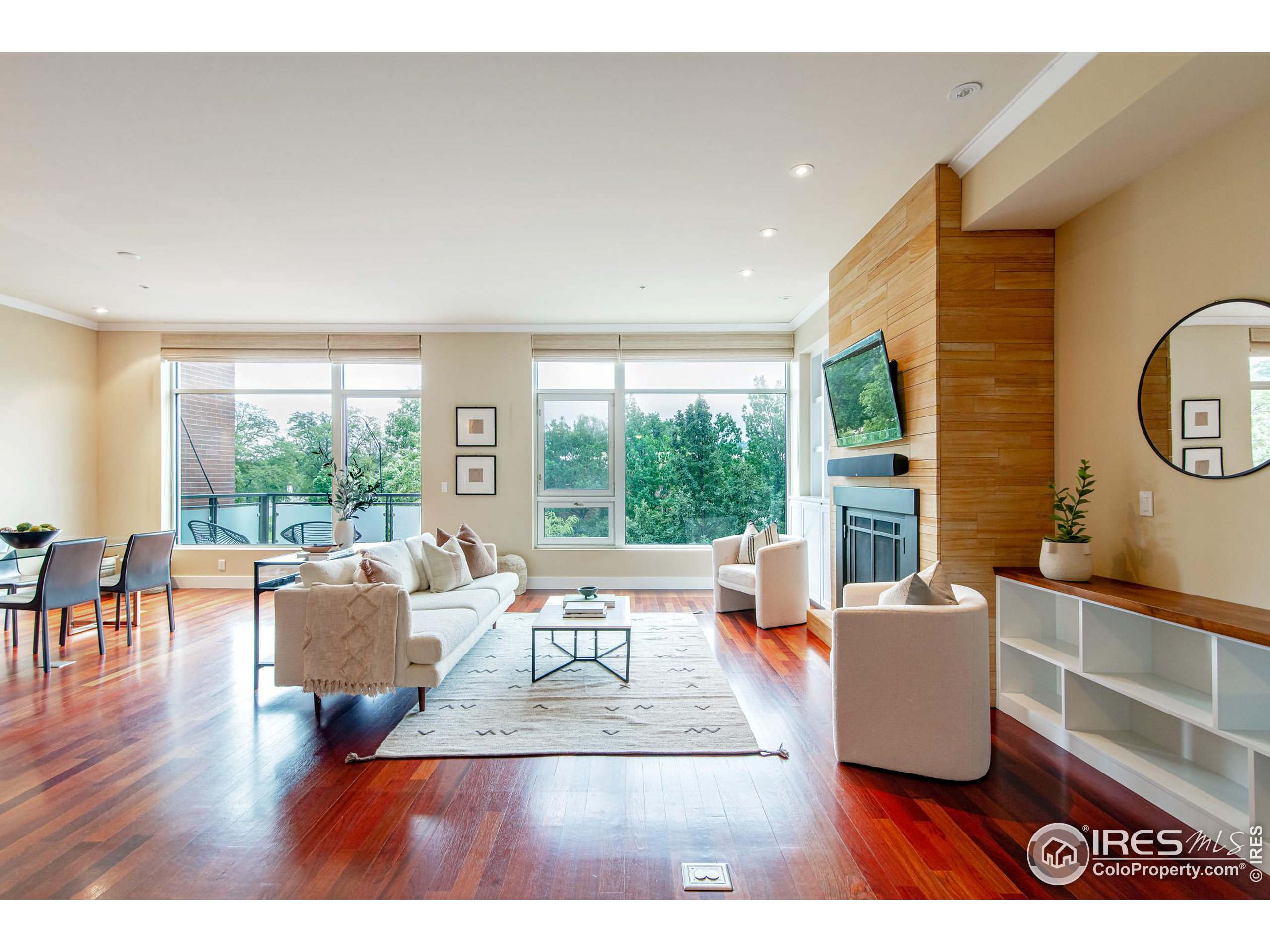 1155 Canyon Blvd Unit: 202