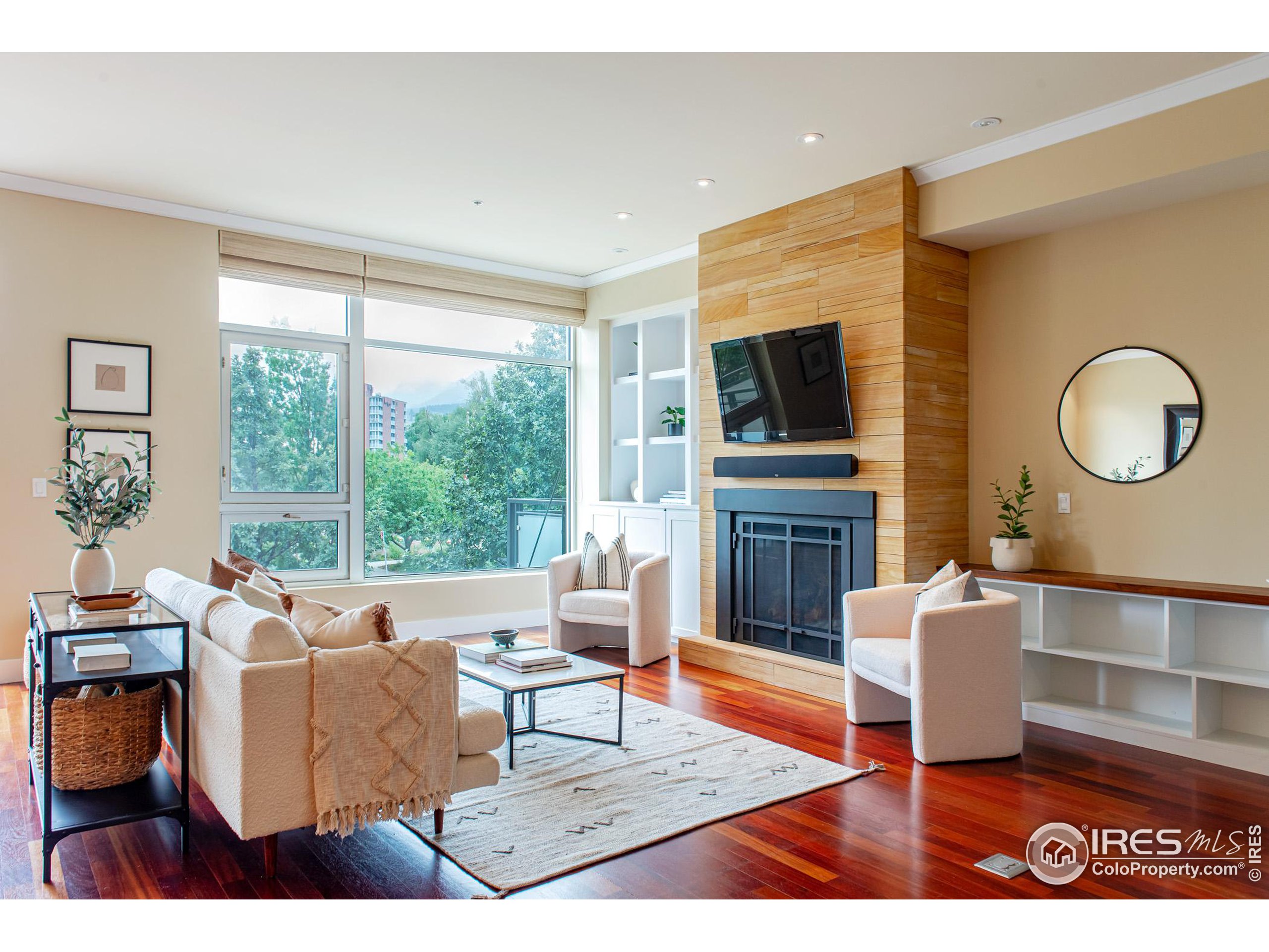 1155 Canyon Blvd Unit: 202