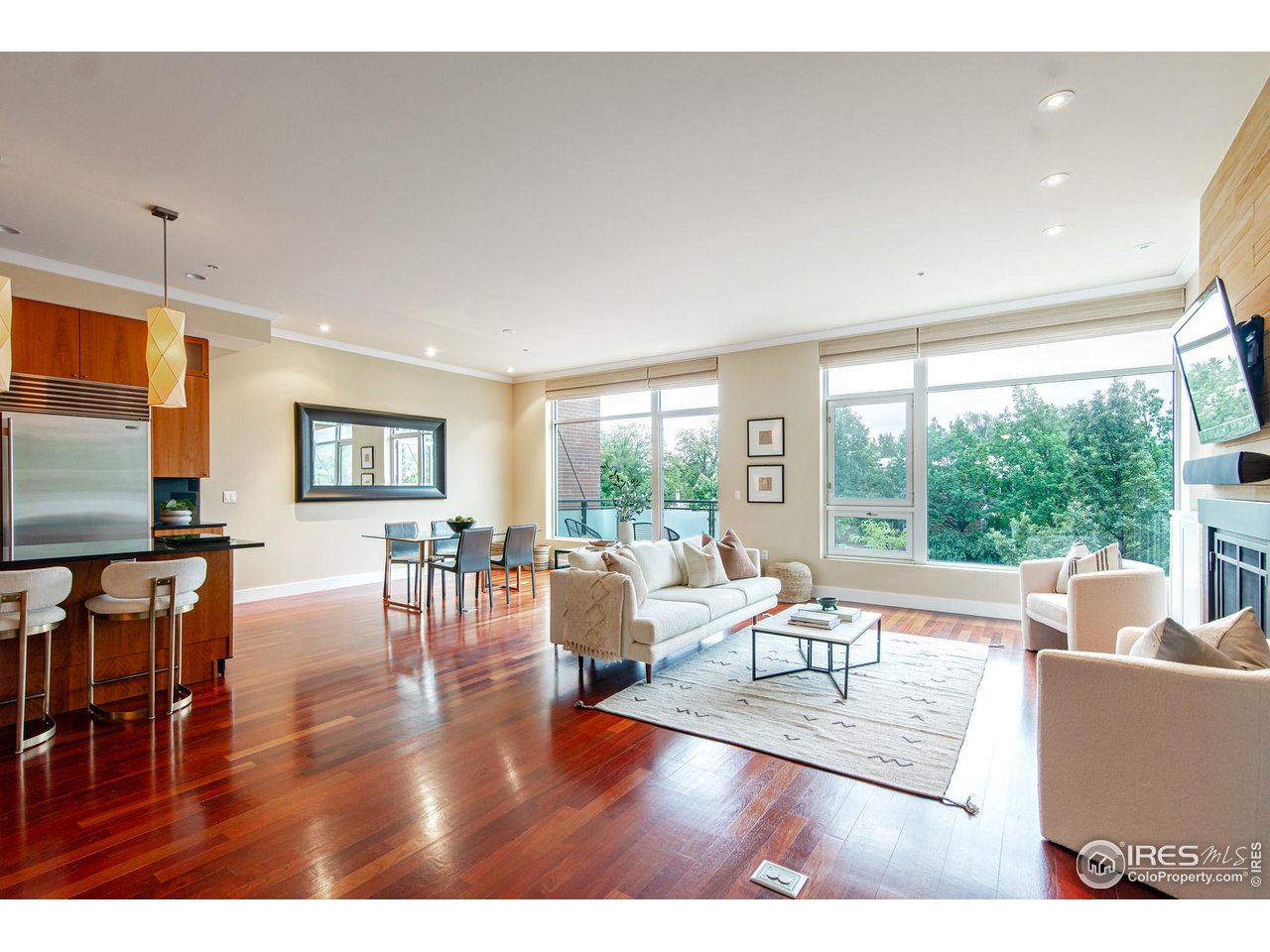 1155 Canyon Blvd Unit: 202