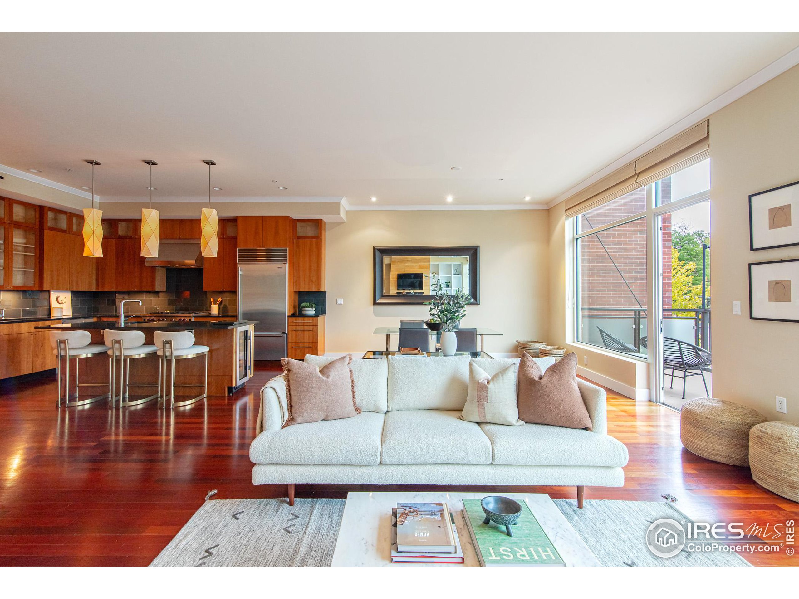 1155 Canyon Blvd Unit: 202