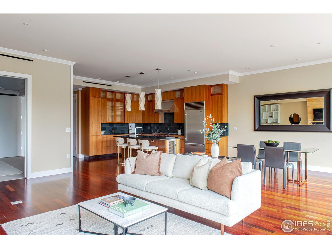 1155 Canyon Blvd Unit: 202