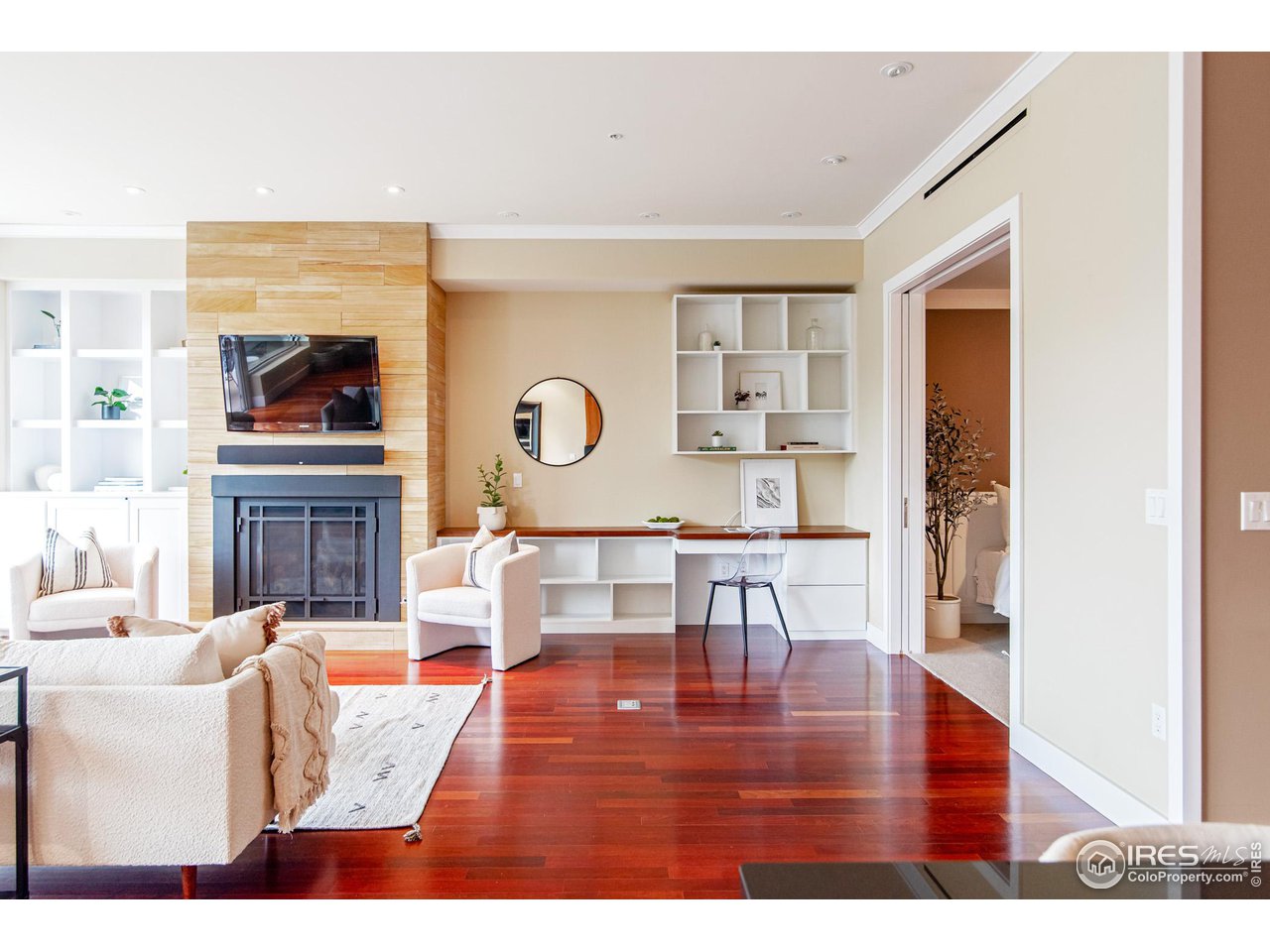 1155 Canyon Blvd Unit: 202