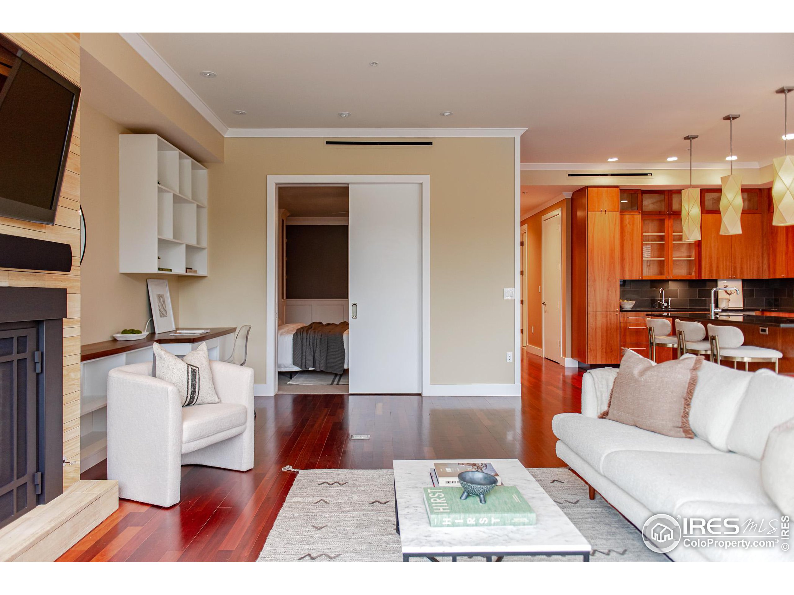 1155 Canyon Blvd Unit: 202