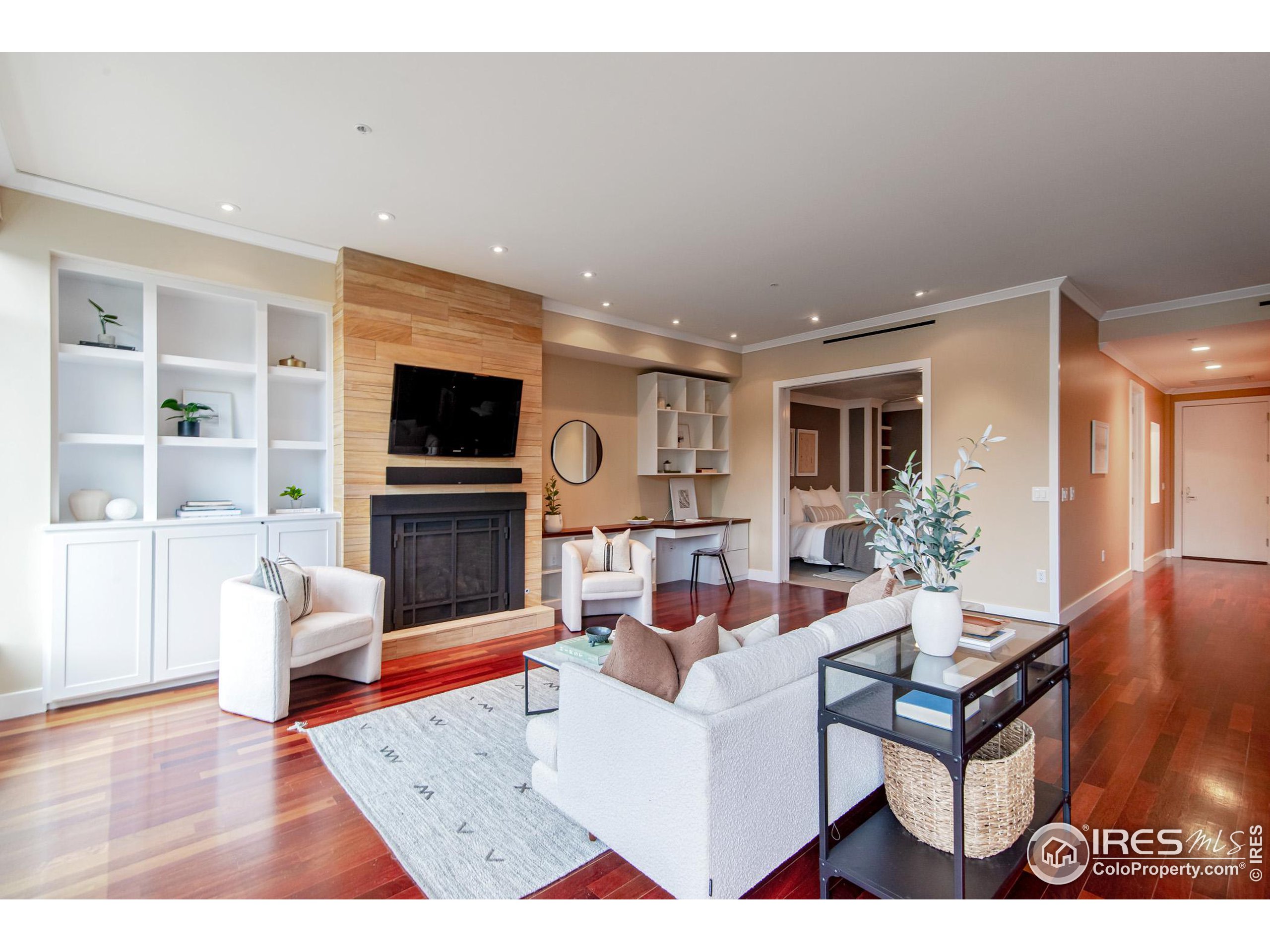 1155 Canyon Blvd Unit: 202