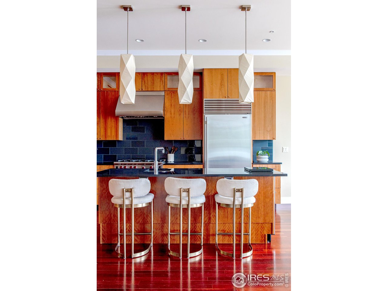 1155 Canyon Blvd Unit: 202