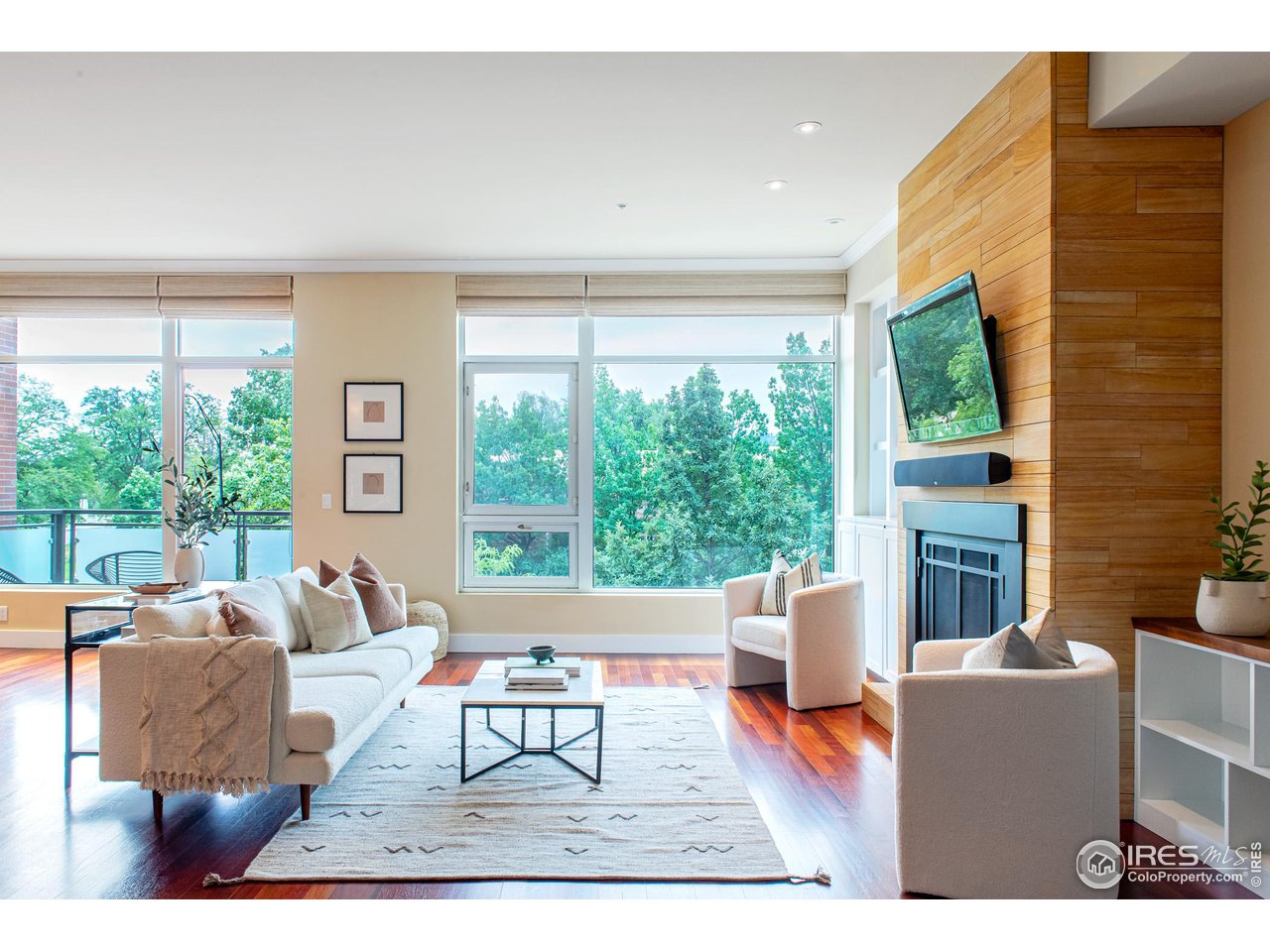 1155 Canyon Blvd Unit: 202