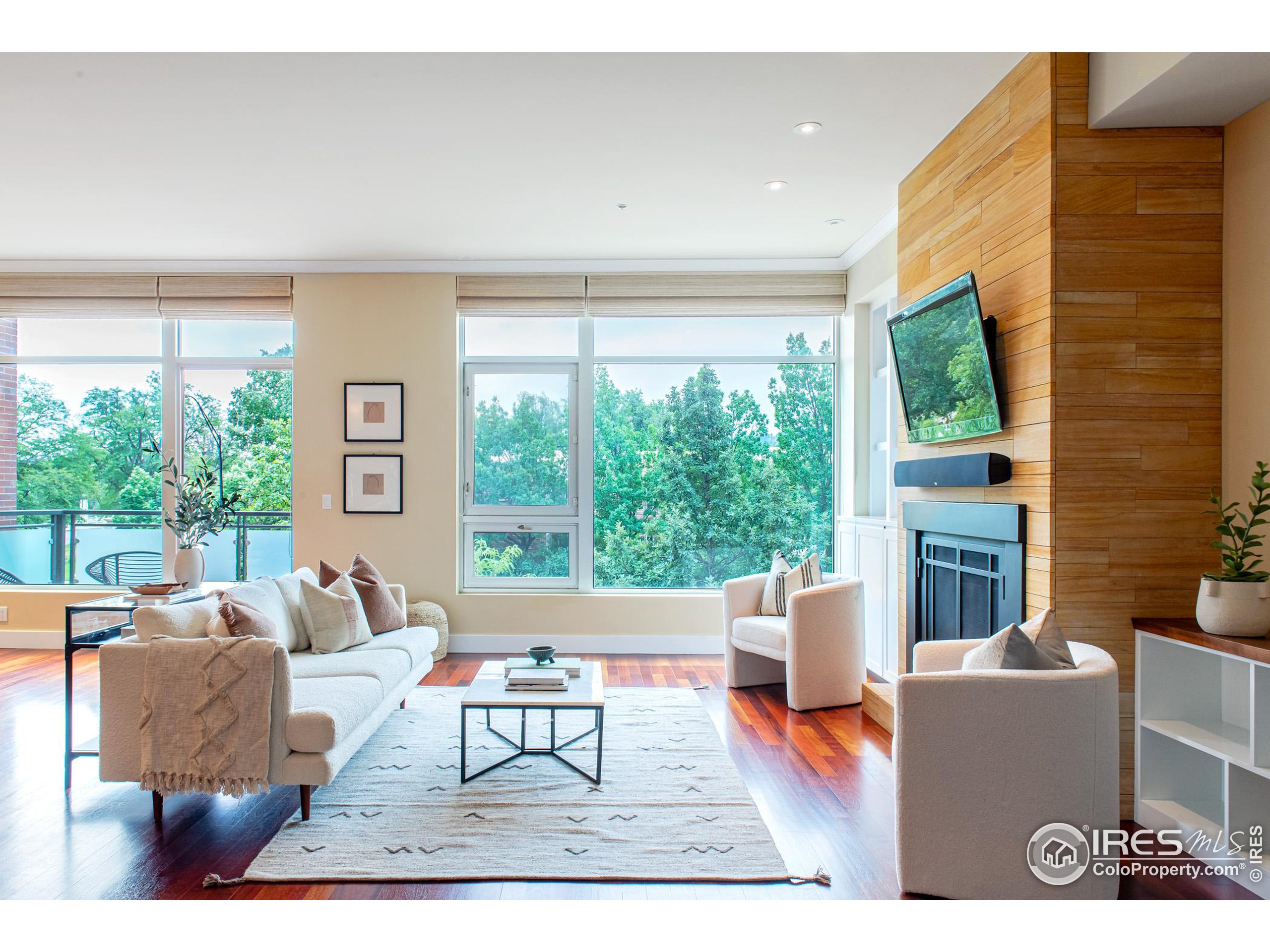 1155 Canyon Blvd Unit: 202