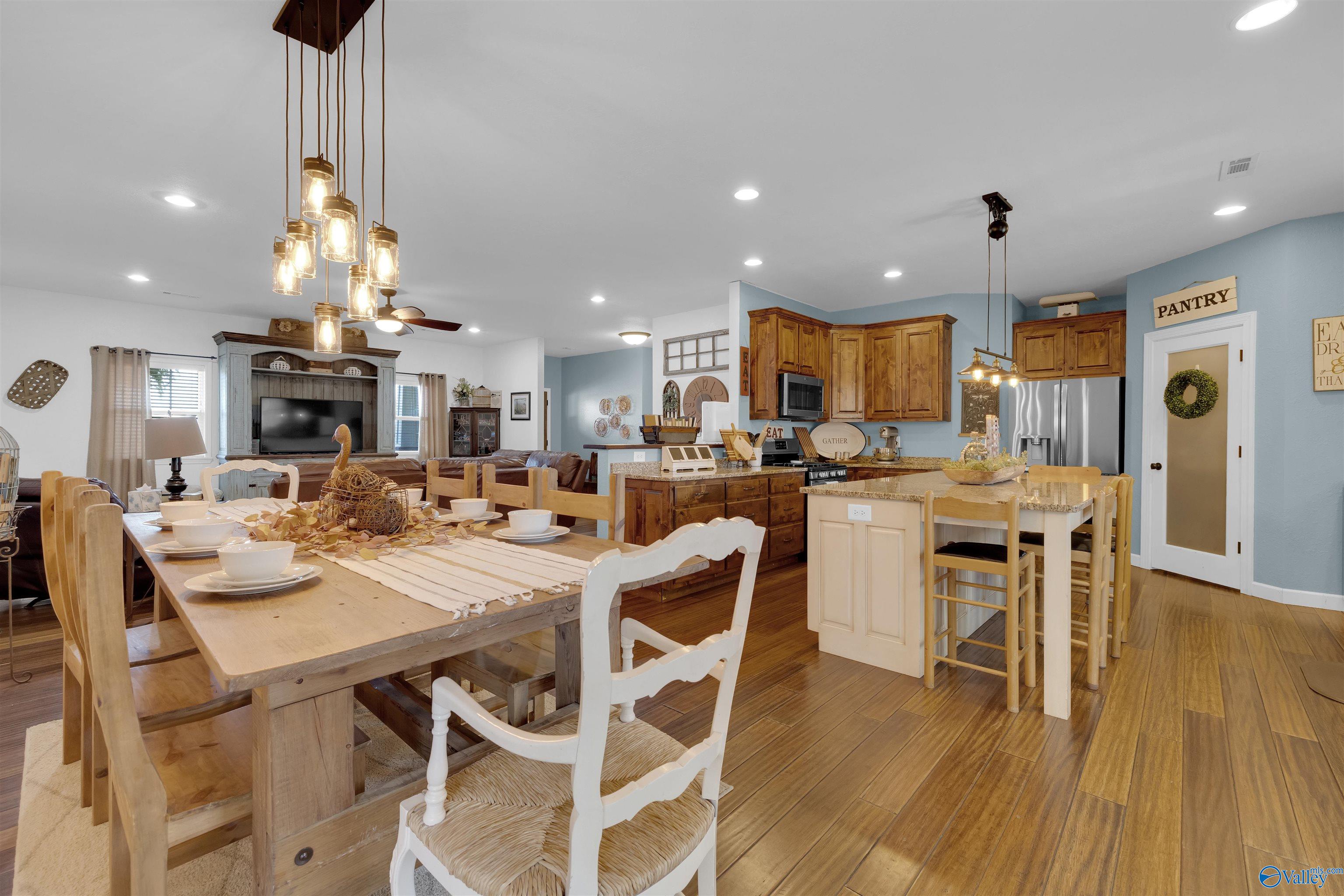 1201 County Road 818
