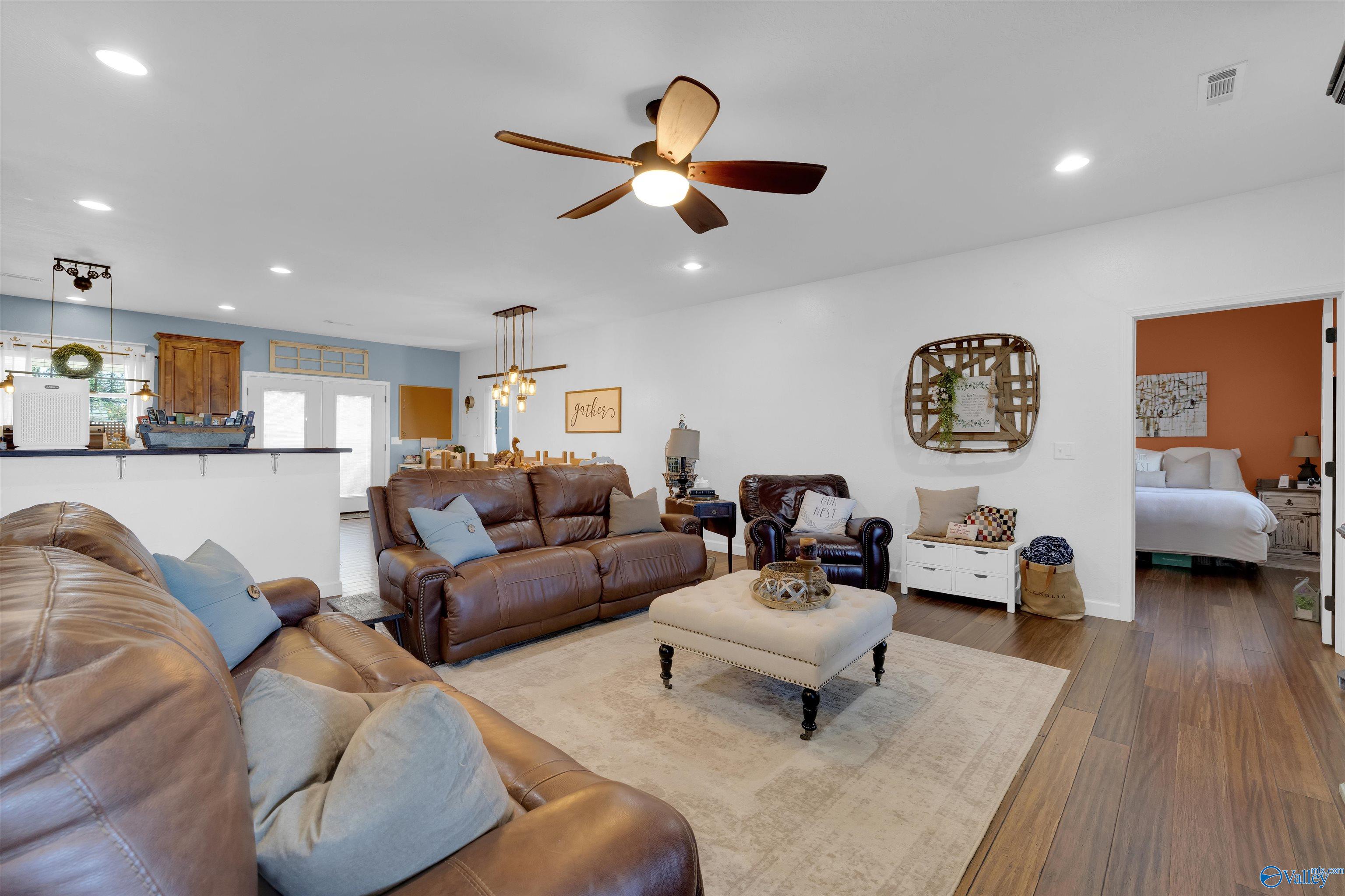 1201 County Road 818