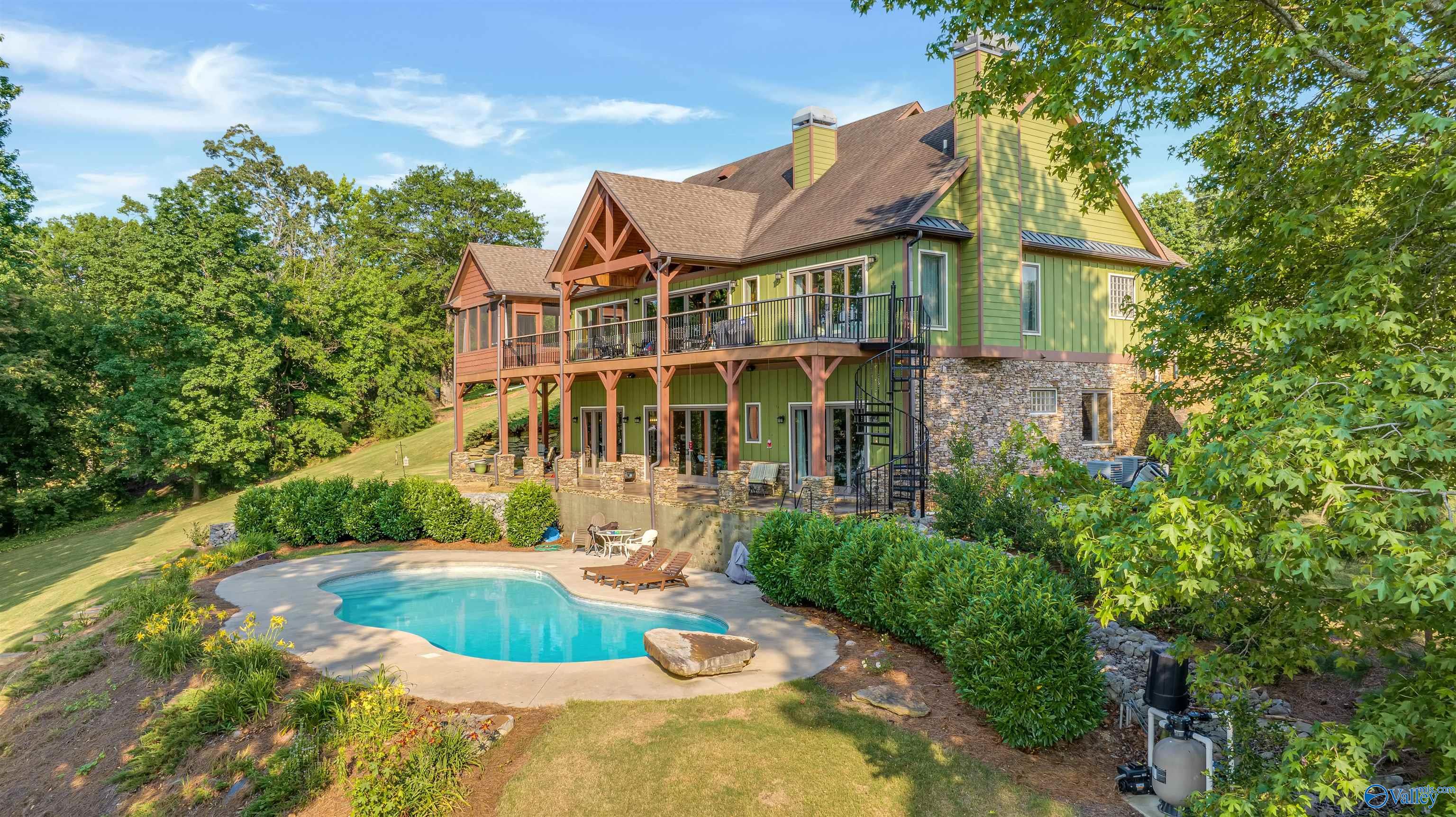 900 Menominee Road