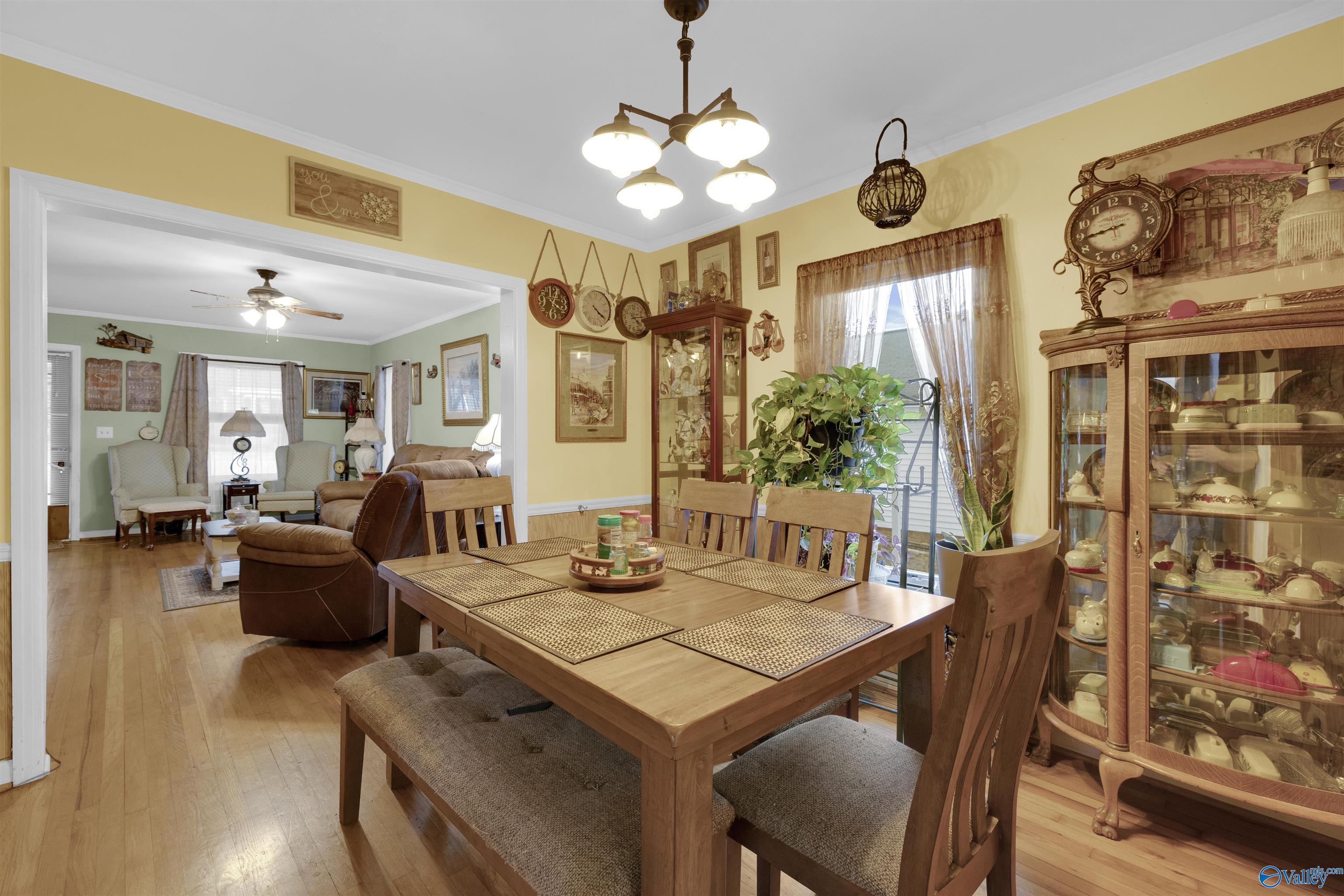 605 NW Forest Avenue NW