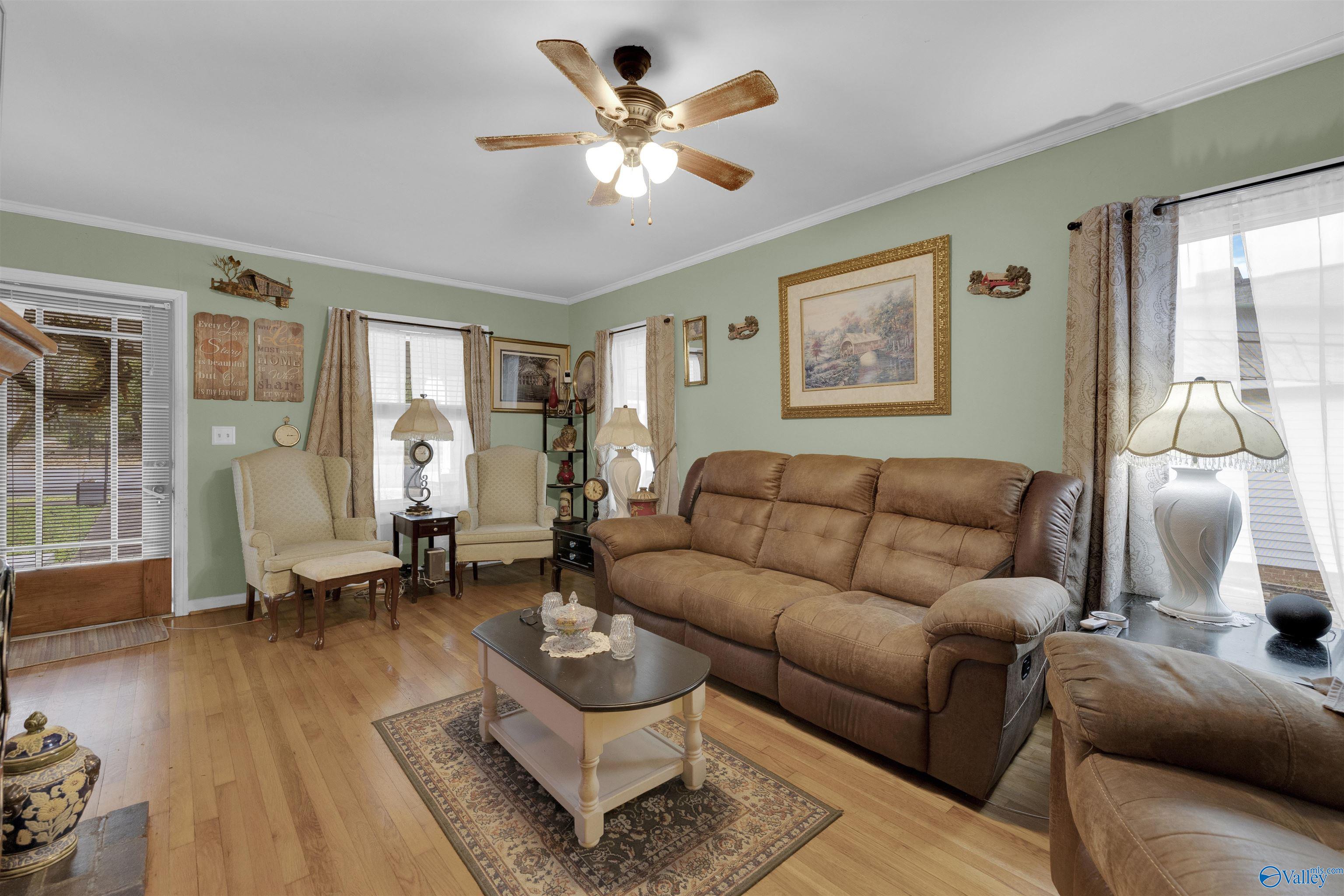 605 NW Forest Avenue NW