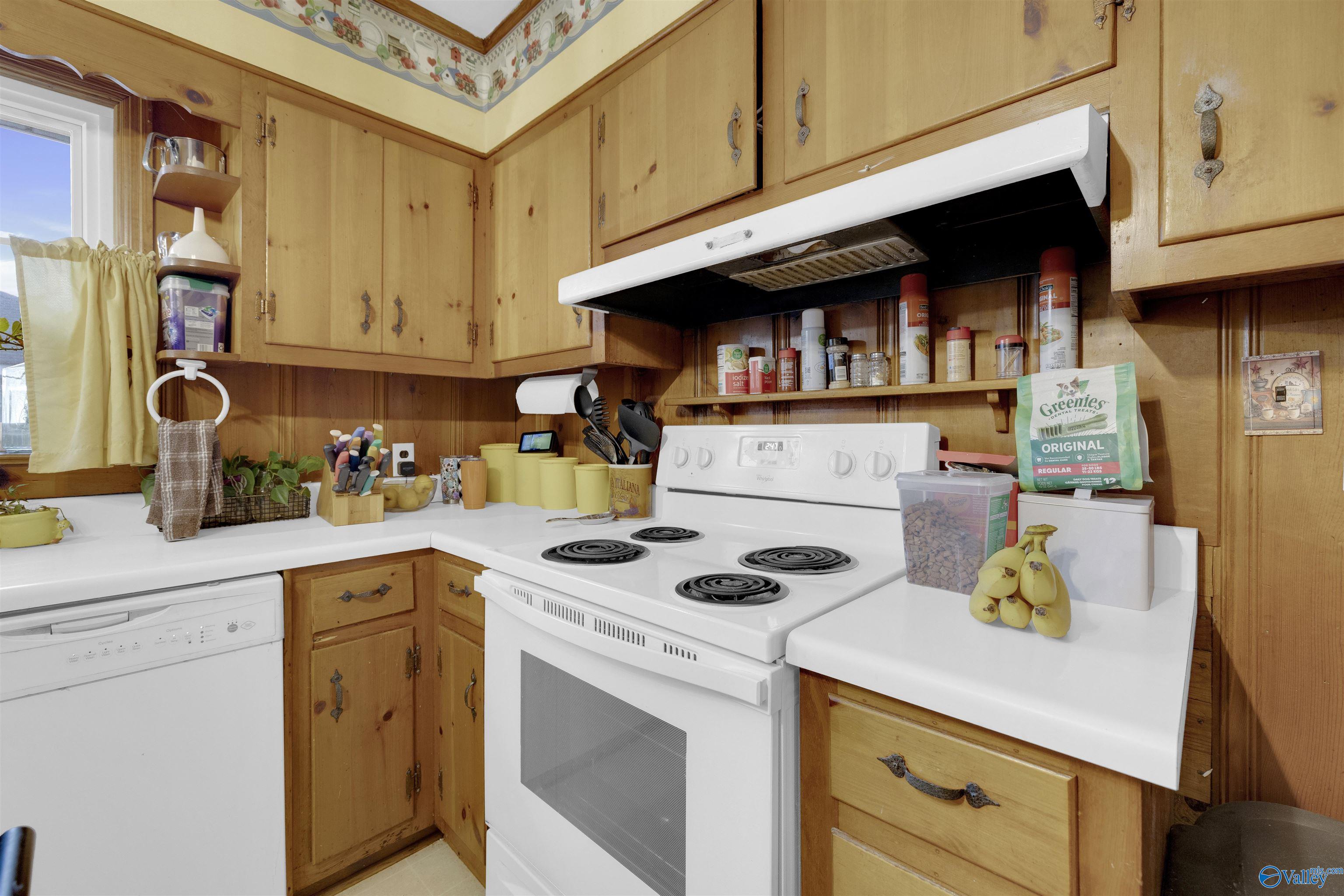 605 NW Forest Avenue NW