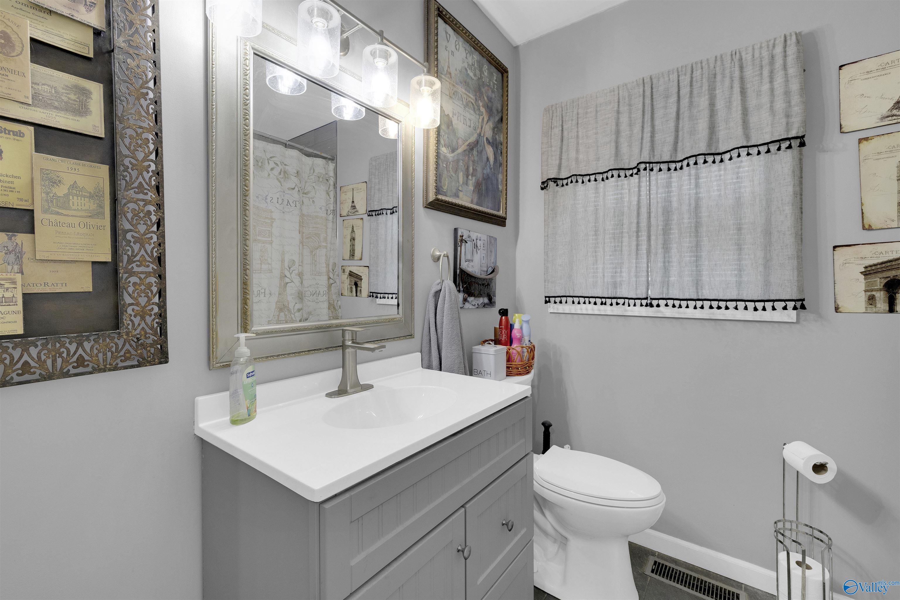 605 NW Forest Avenue NW