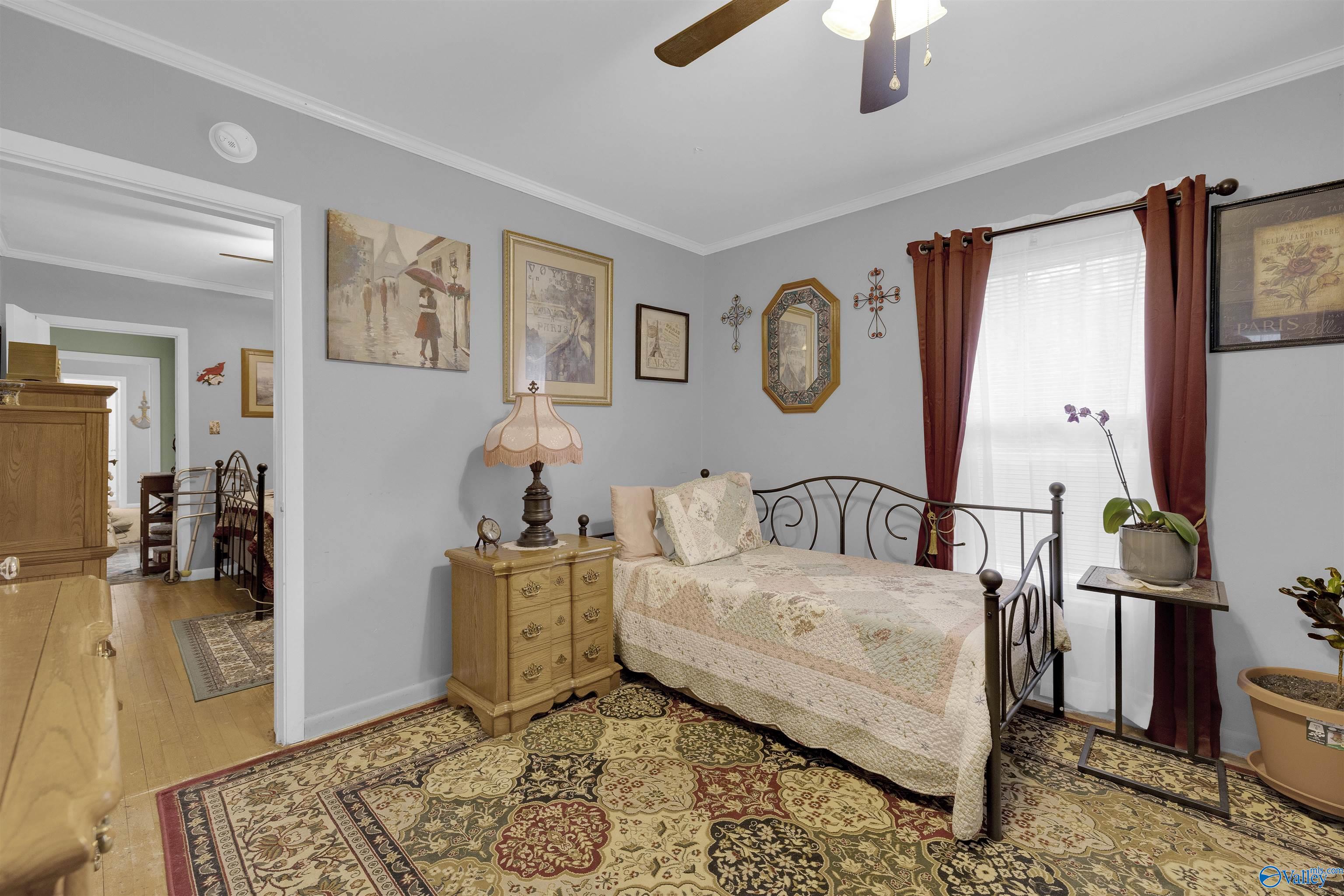 605 NW Forest Avenue NW