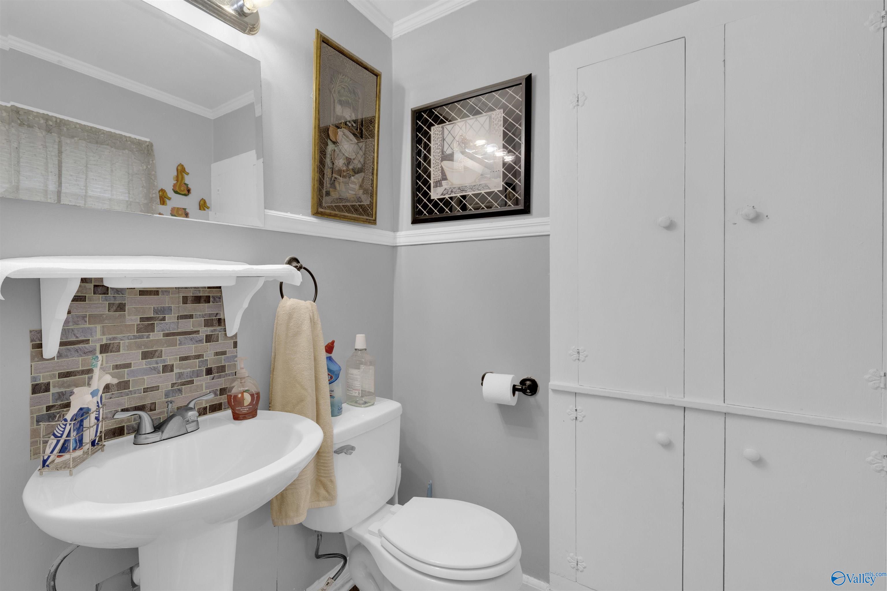 605 NW Forest Avenue NW